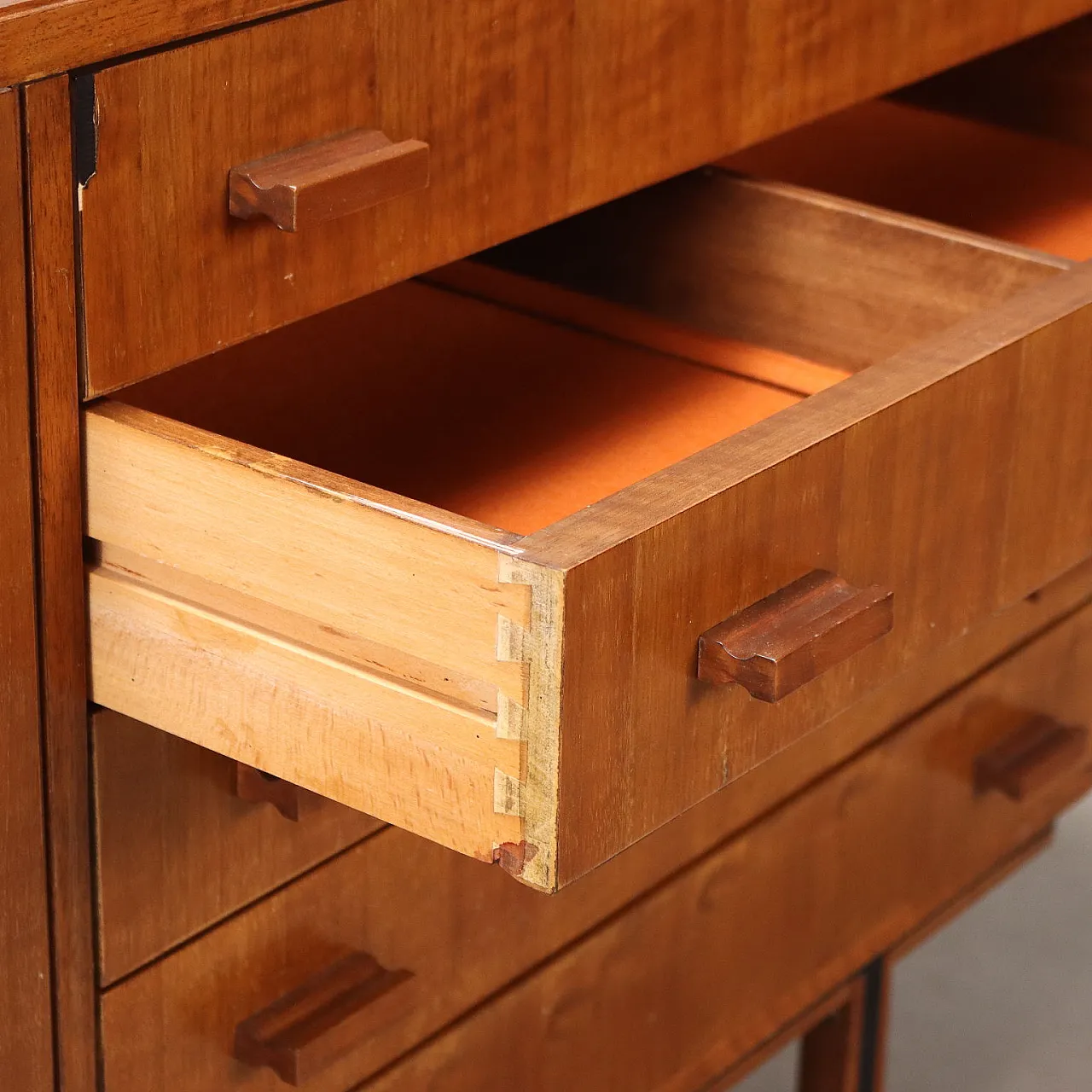 Credenza lastronata in noce tanganica e metallo smaltato nero, '900 6