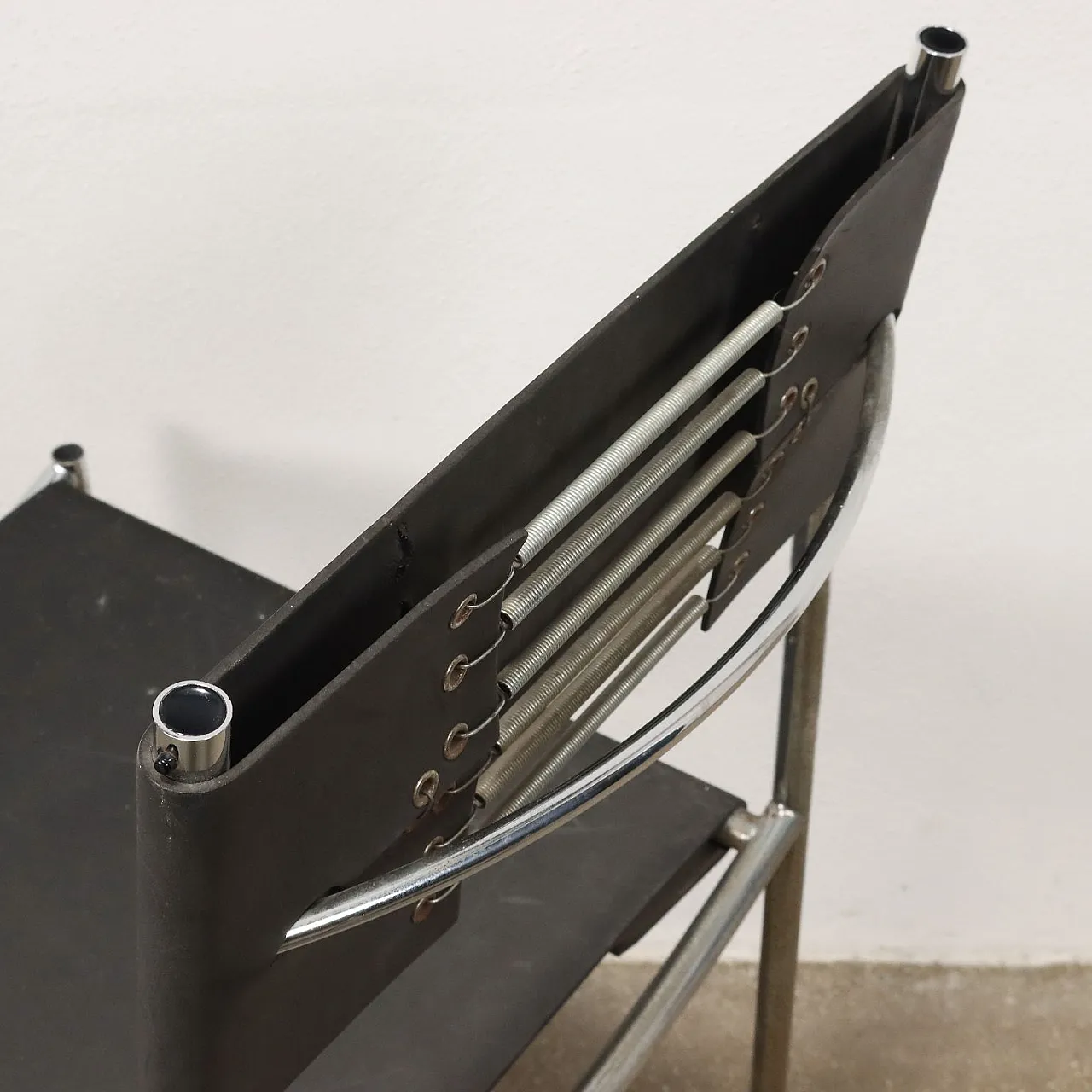 Pair of black leather and chromed metal chairs by Alias, 1980s 3