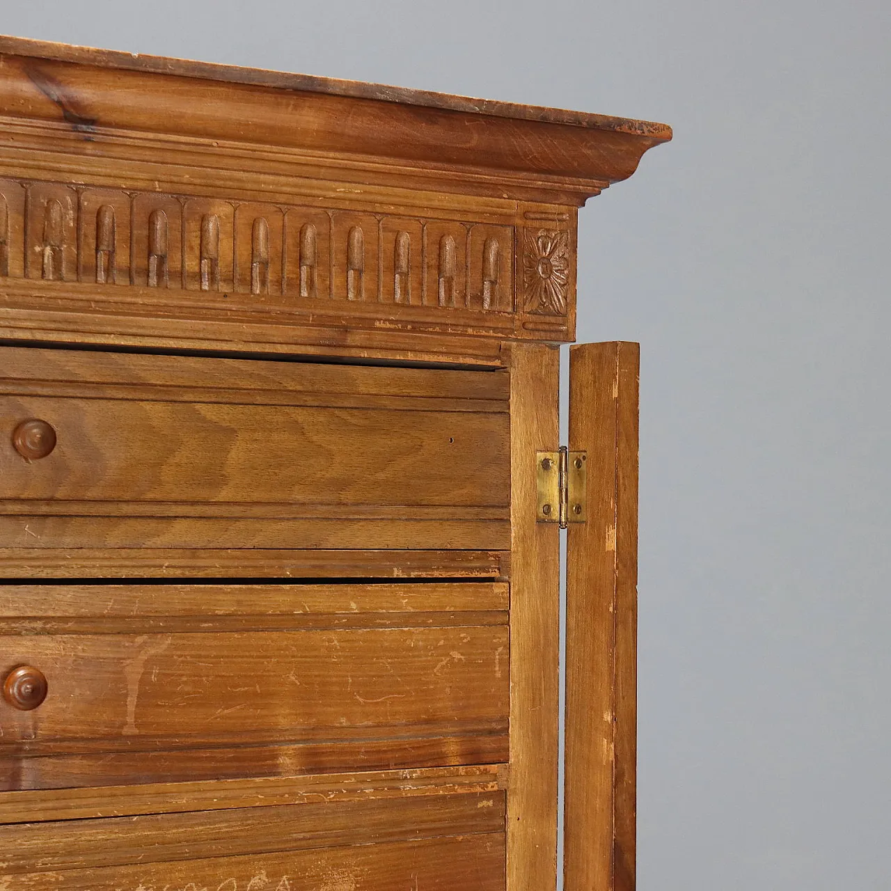 Walnut and beech chest of drawers, early 20th century 6