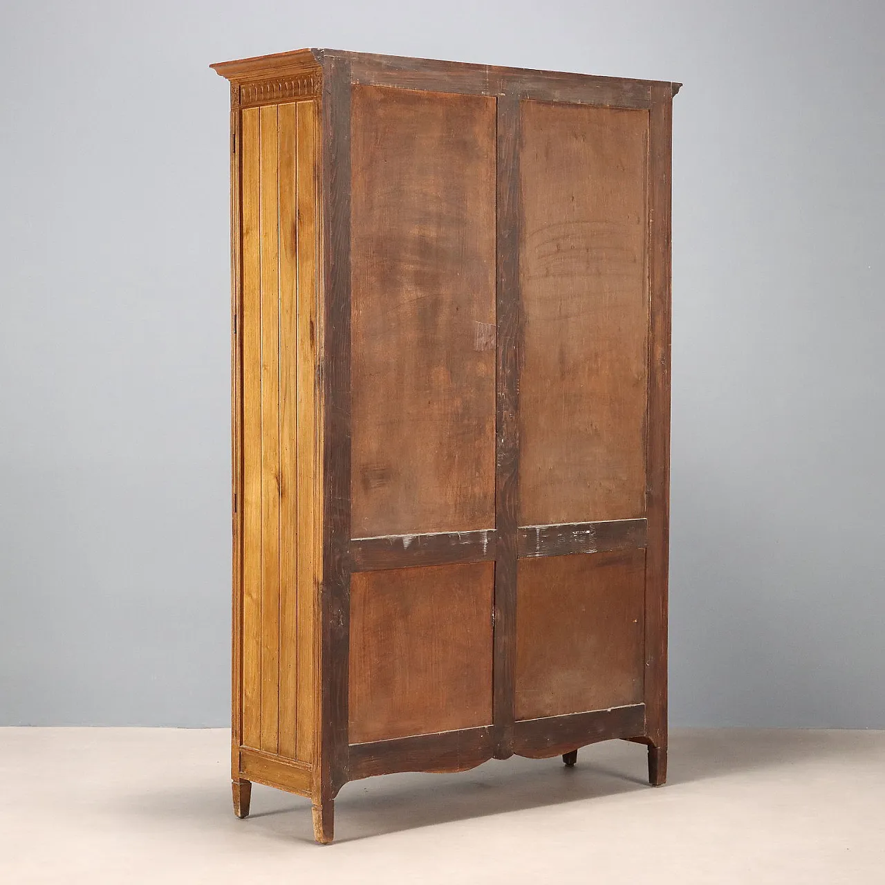 Walnut and beech chest of drawers, early 20th century 8