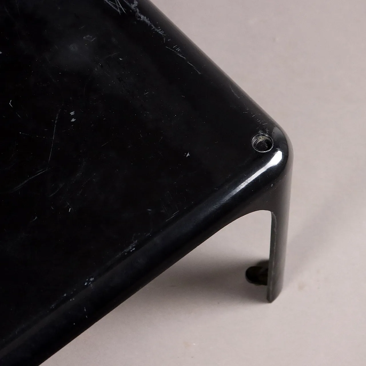 Tavolino Demetrio 45 Artemide, anni '70 5