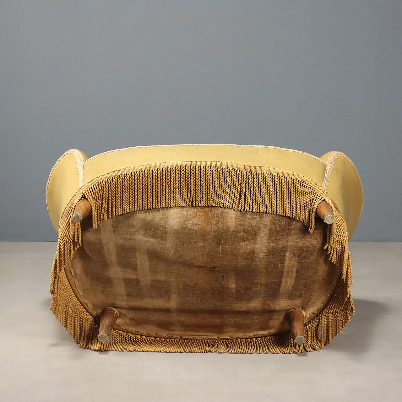 Tufted sofa with fabric upholstery, 20th century 10