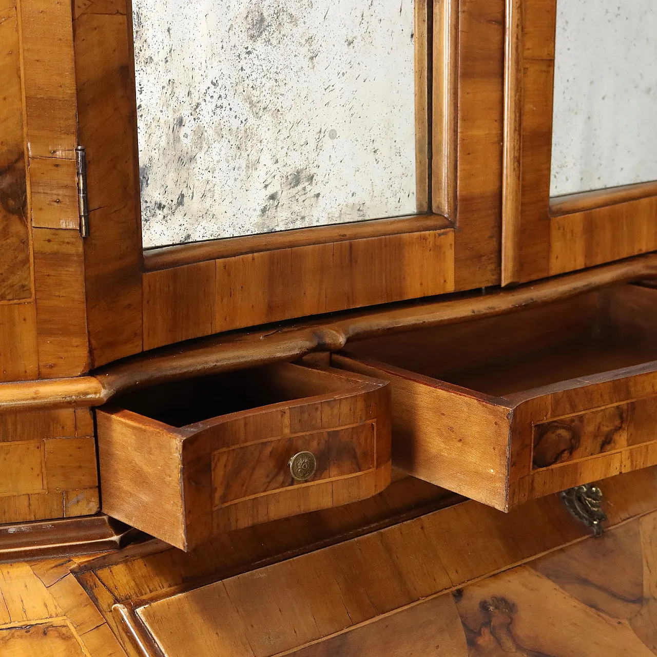 Walnut Baroque-style trumeau, 20th century 9