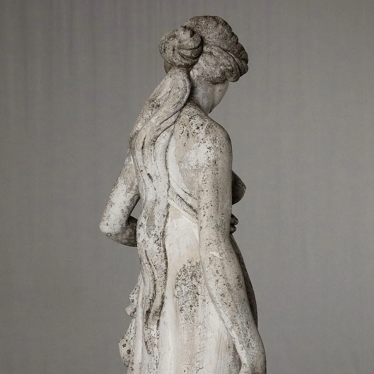 Figura femminile con anfore, statua da giardino in graniglia 9