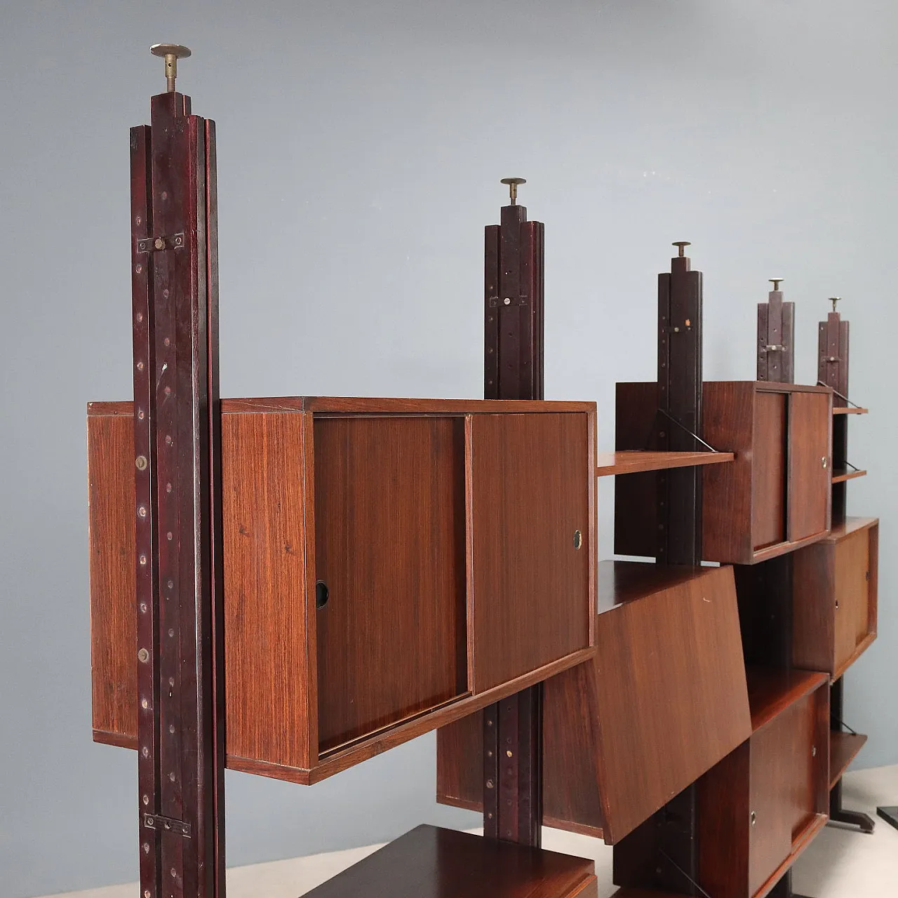 Libreria con impiallacciatura di legno esotico e ottone, '900 5