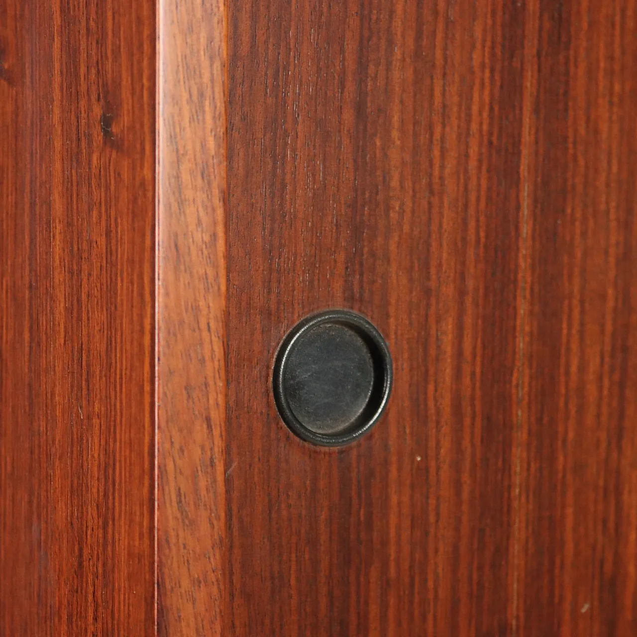 Libreria con impiallacciatura di legno esotico e ottone, '900 10