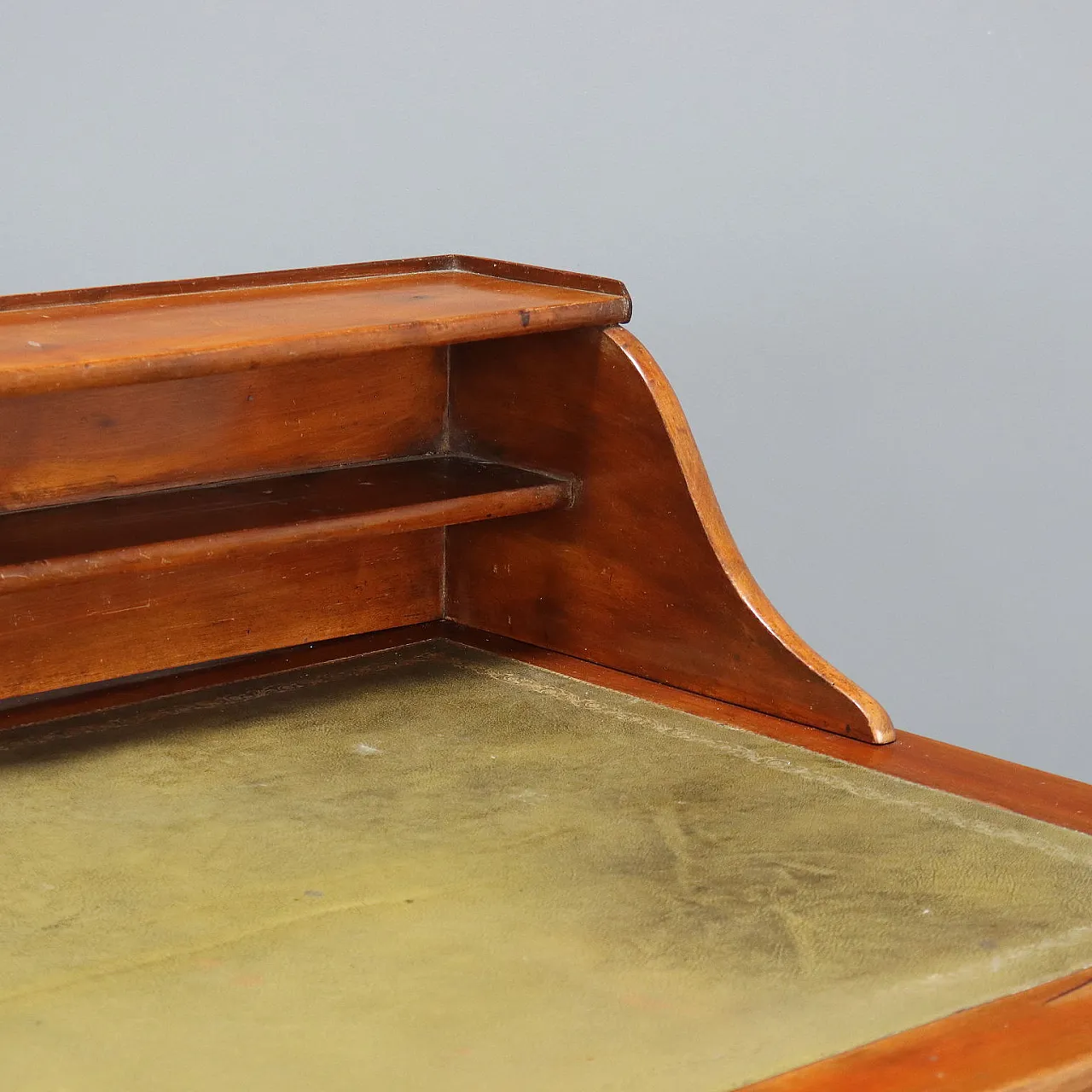 Walnut and leather desk, mid-19th century 4