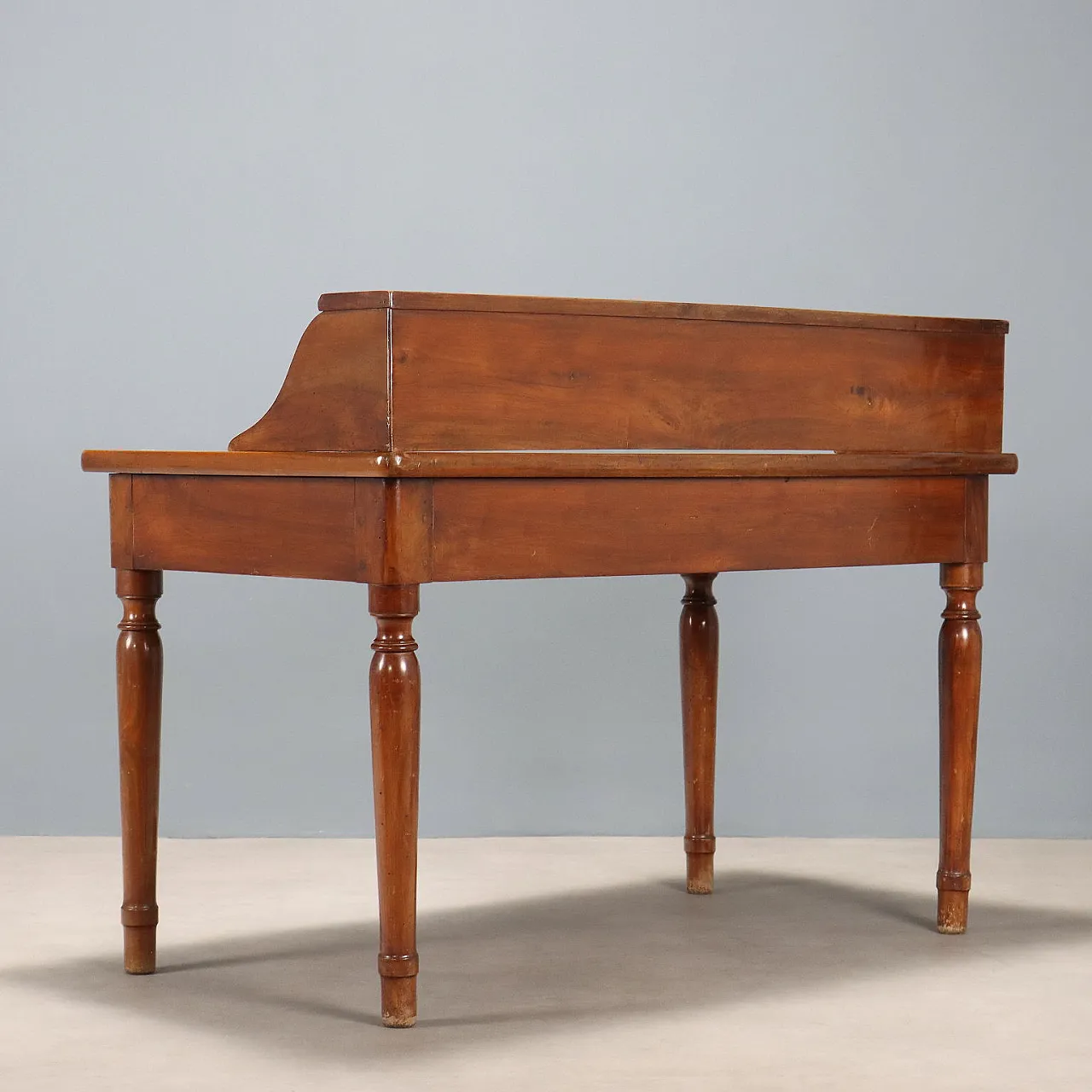 Walnut and leather desk, mid-19th century 9