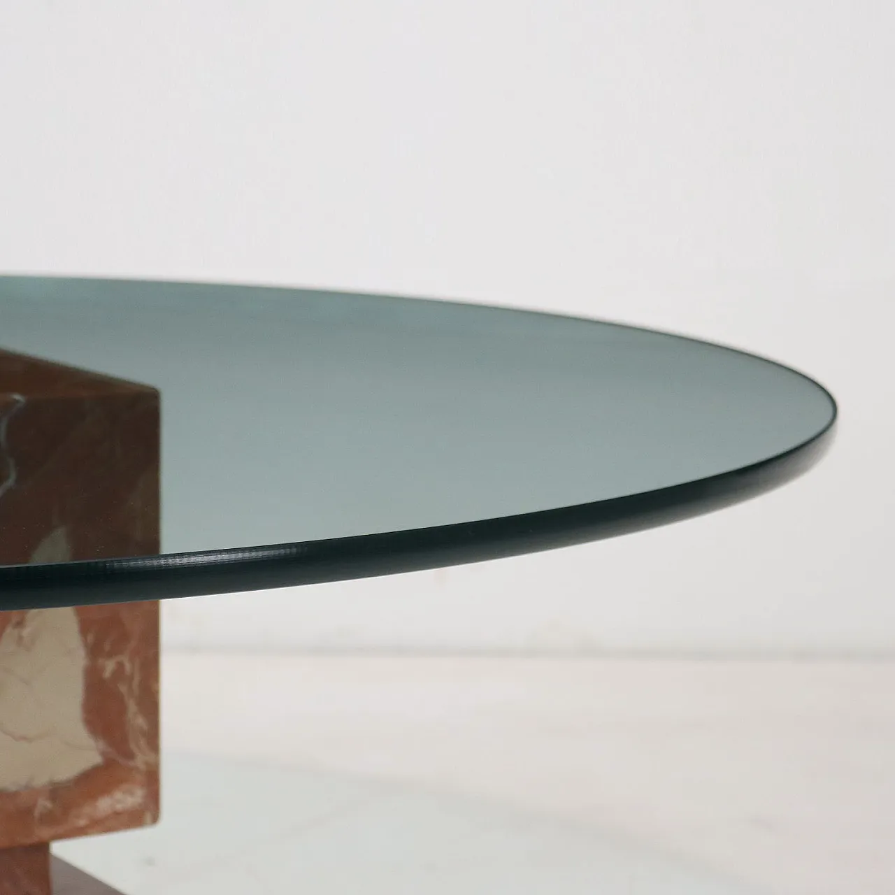 Red marble coffee table with round glass top, Italy 1980s 4