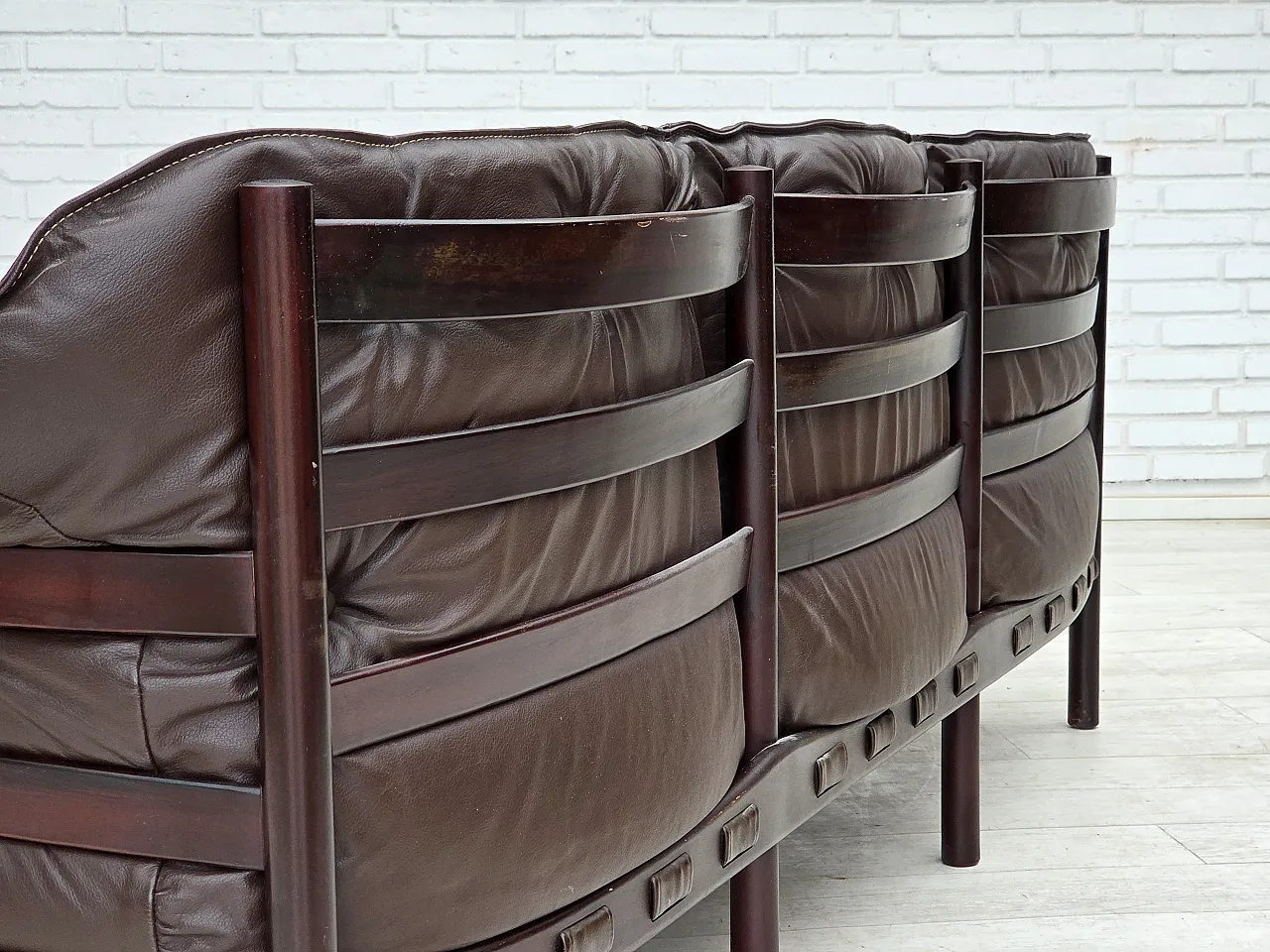 Divano scandinavo a 3 posti di Arne Norell, in pelle, anni '70 14