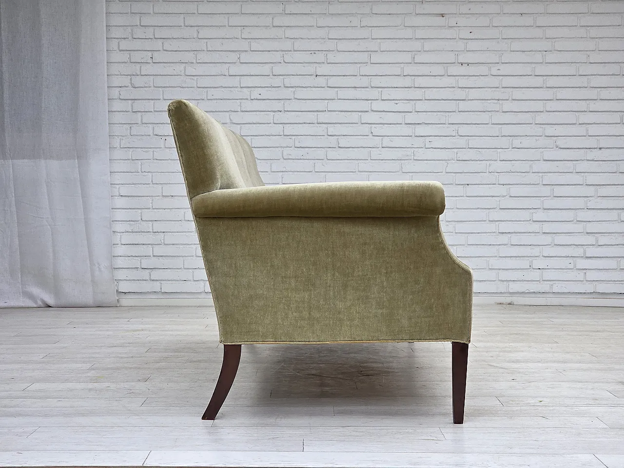 Divano danese a 3 posti, in velluto verde chiaro, anni '60 8