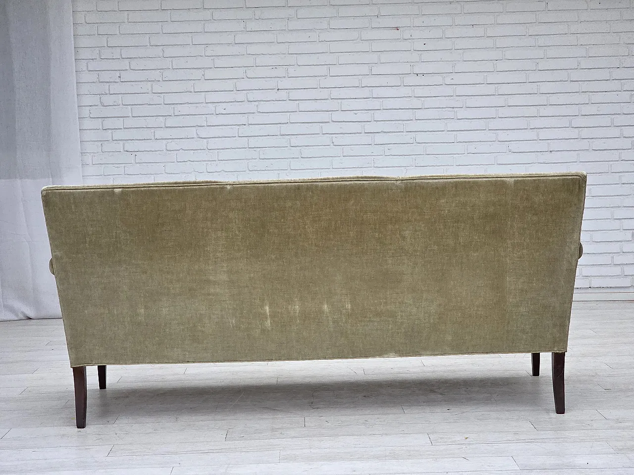 Divano danese a 3 posti, in velluto verde chiaro, anni '60 11