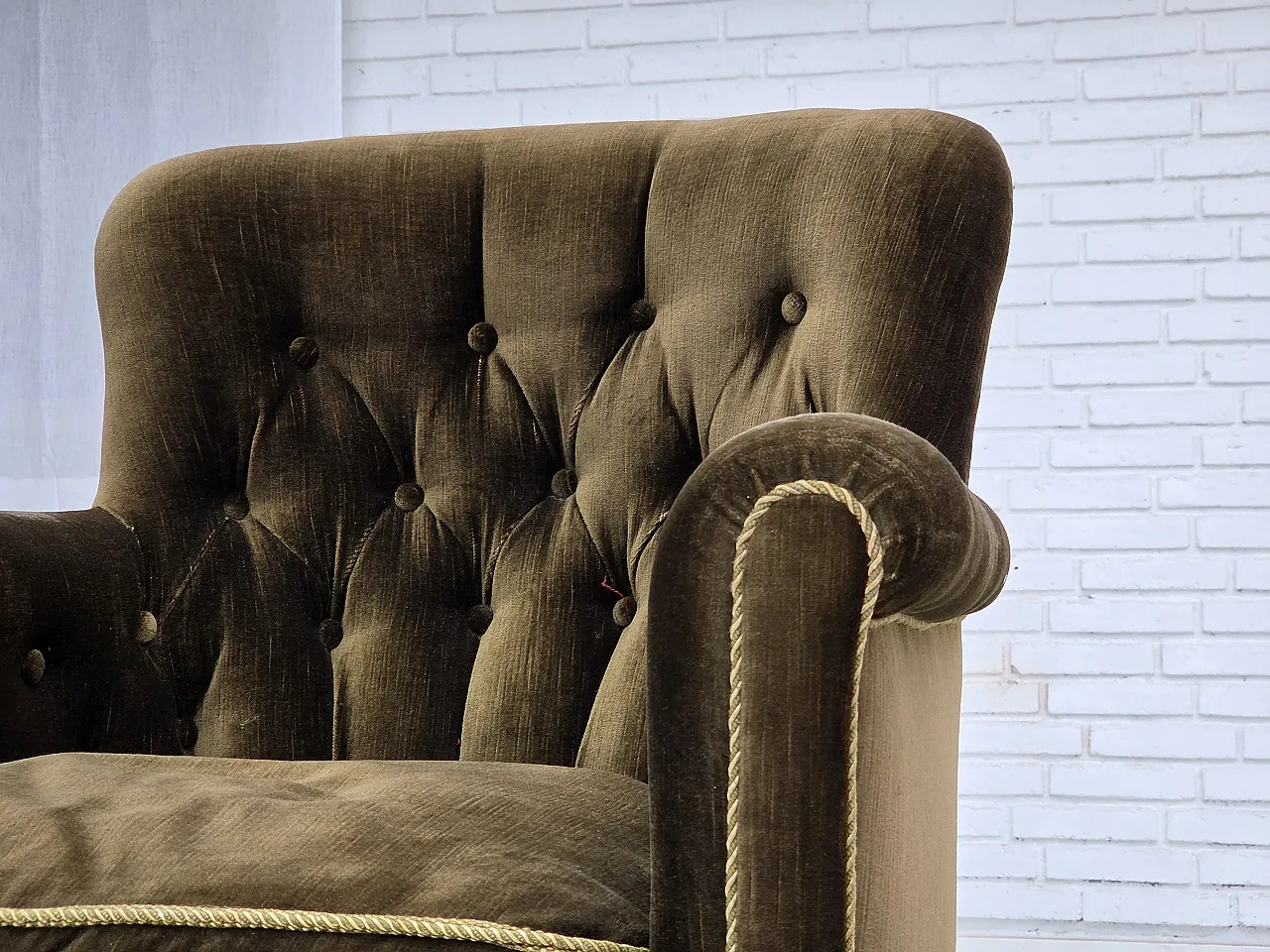 Poltrona scandinava, velluto verde, legno di frassino, anni '50 4