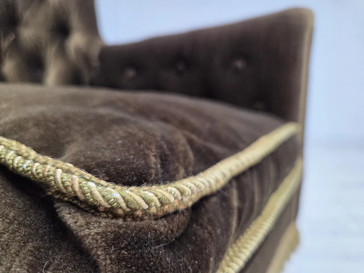 Poltrona scandinava, velluto verde, legno di frassino, anni '50 7