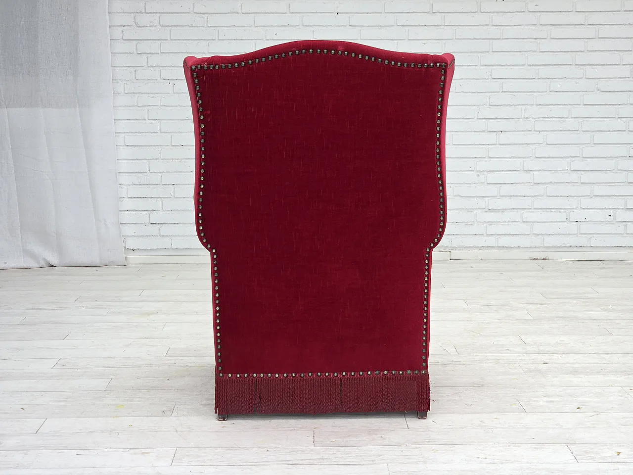 Poltrona danese schienale alto, velluto rosso, in frassino, anni '60 11