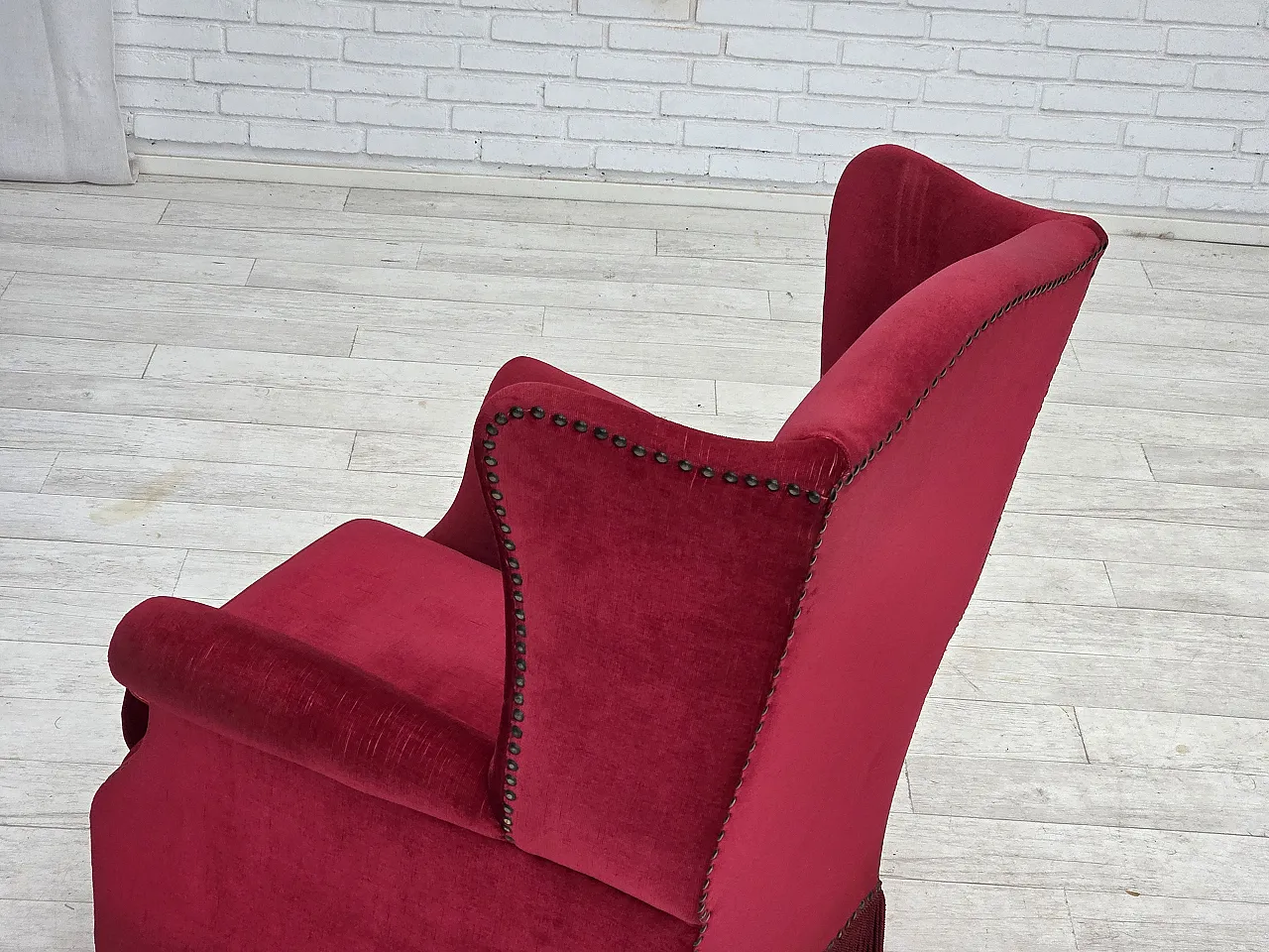 Poltrona danese schienale alto, velluto rosso, in frassino, anni '60 14