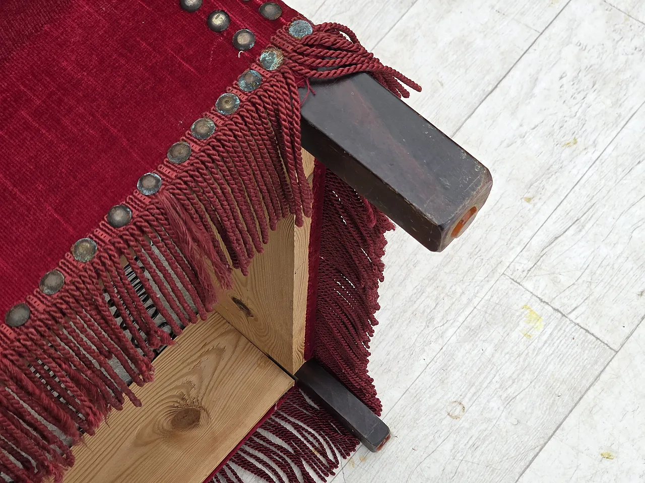 Poltrona danese schienale alto, velluto rosso, in frassino, anni '60 18