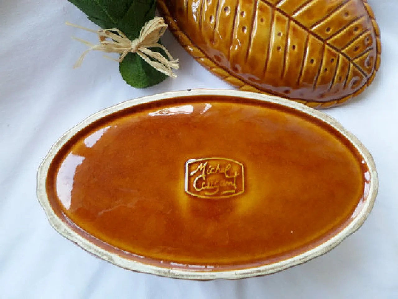 Large Majolica Puff Pastry Pie Faience Dish Terrine, light brown, 80s 4