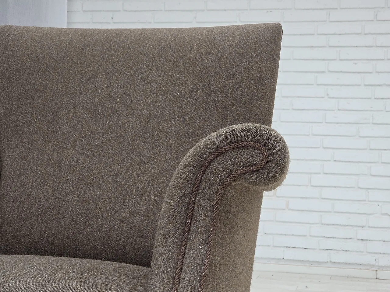 Poltrona danese, lana d'arredo, gambe in frassino, anni '60 4