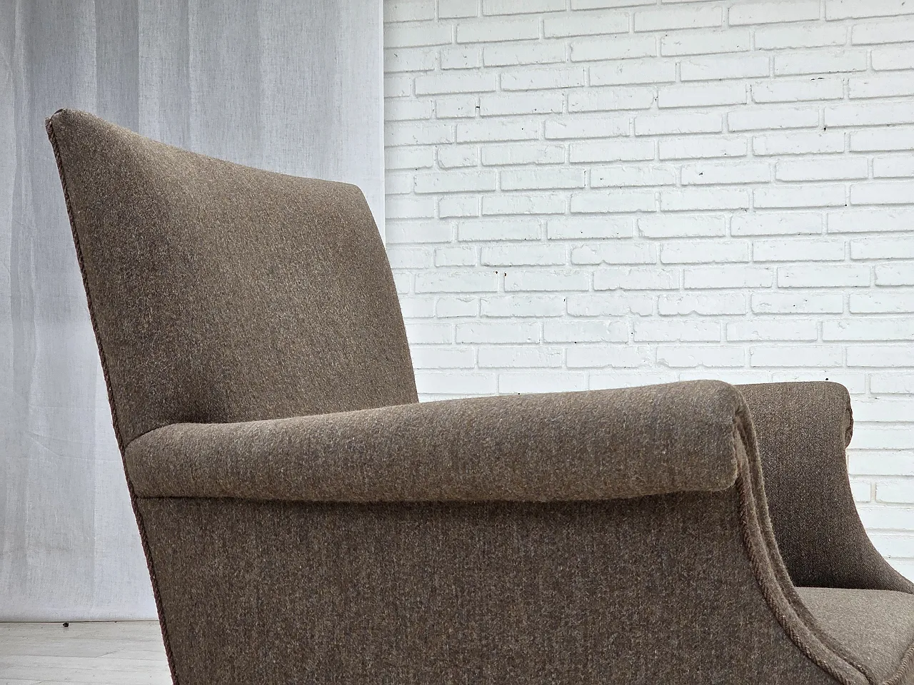 Poltrona danese, lana d'arredo, gambe in frassino, anni '60 12