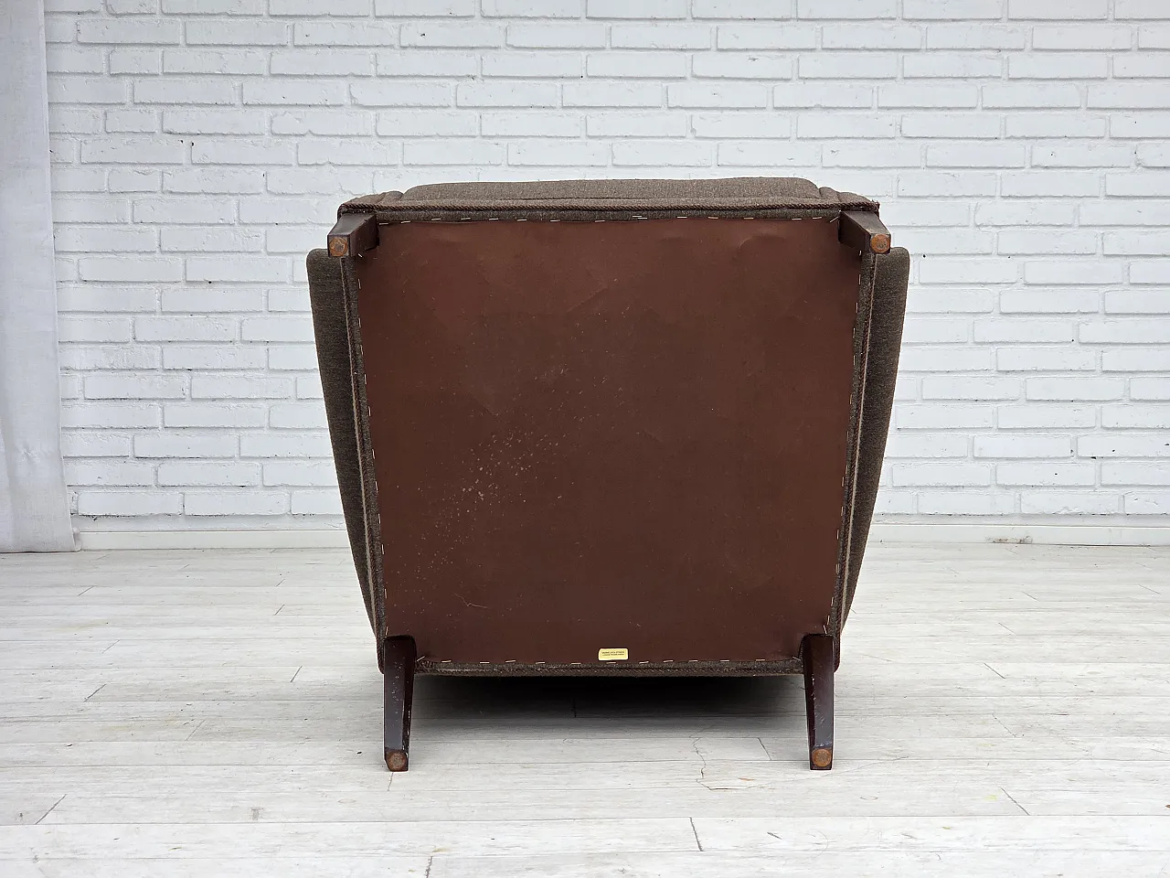 Poltrona danese, lana d'arredo, gambe in frassino, anni '60 19