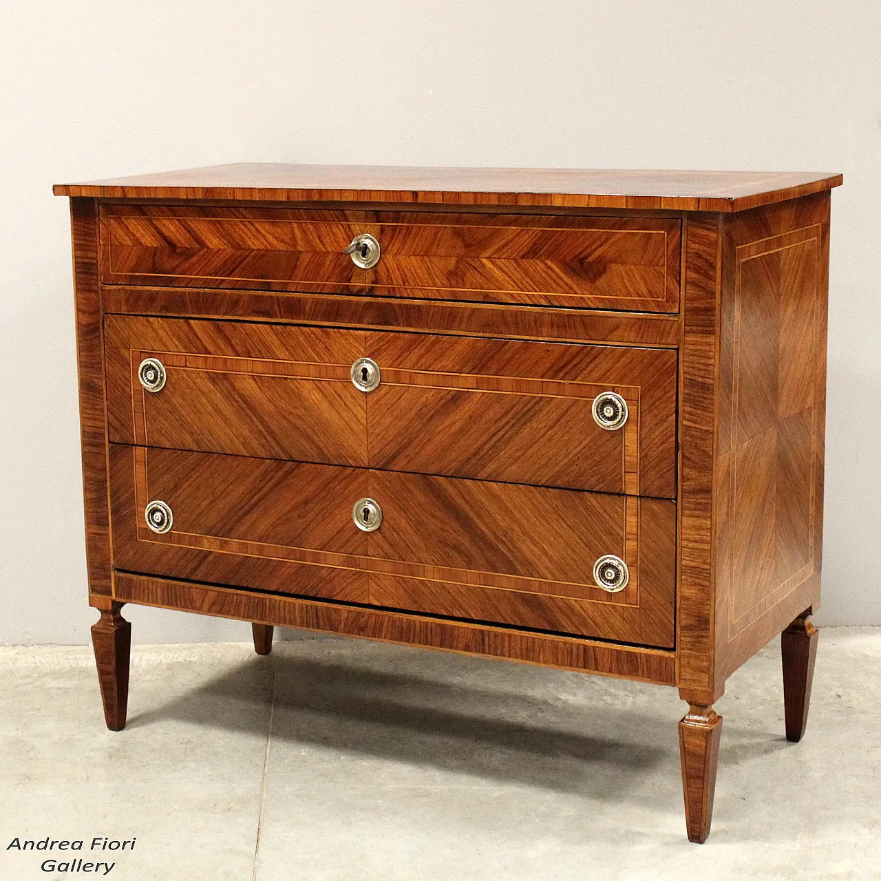 Cassettone comò Luigi XVI in noce intarsiato, '800 1