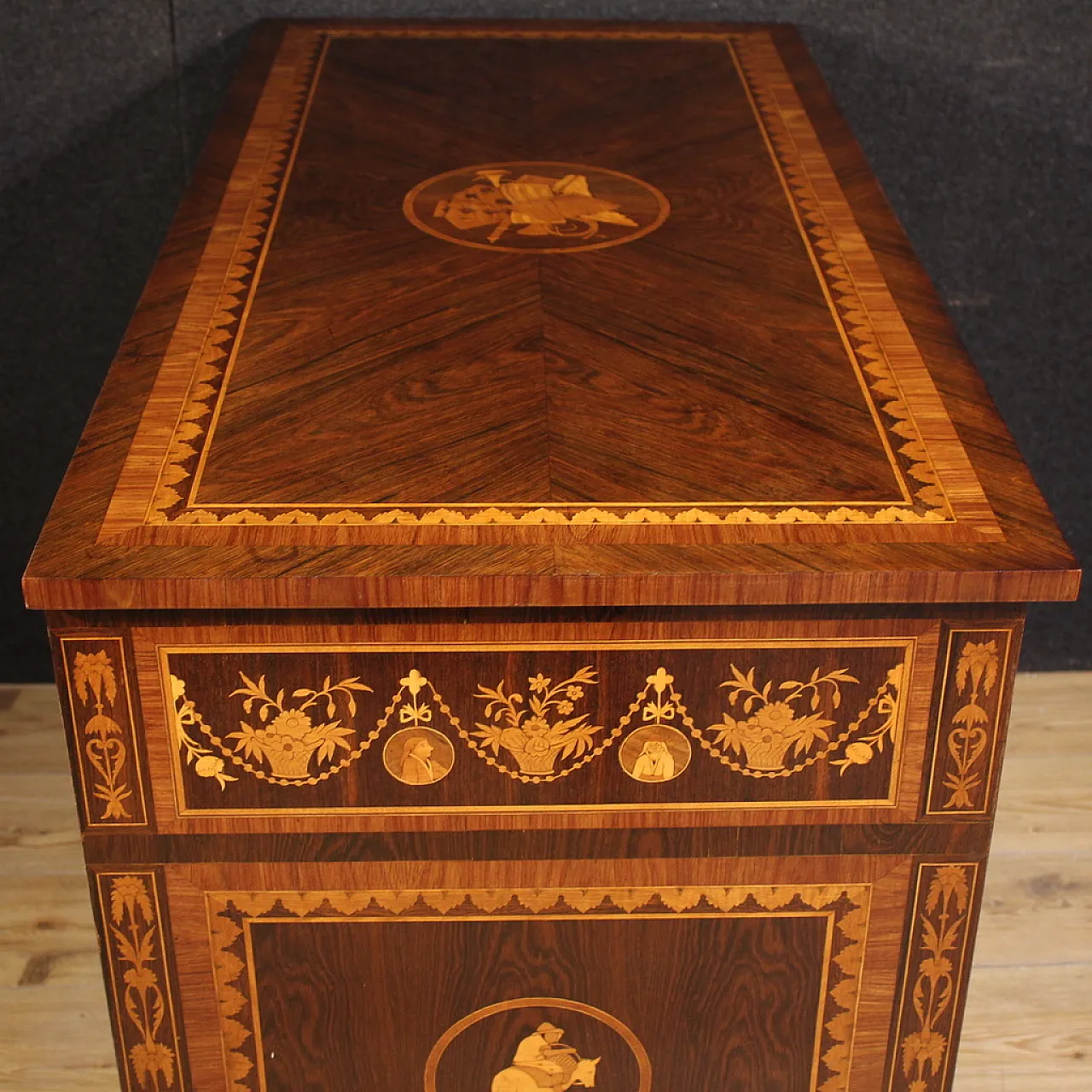 20th century Louis XVI style Italian inlaid chest of drawers 5