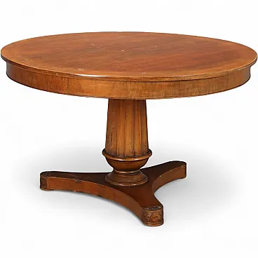 Tavolo tondo in noce, '800