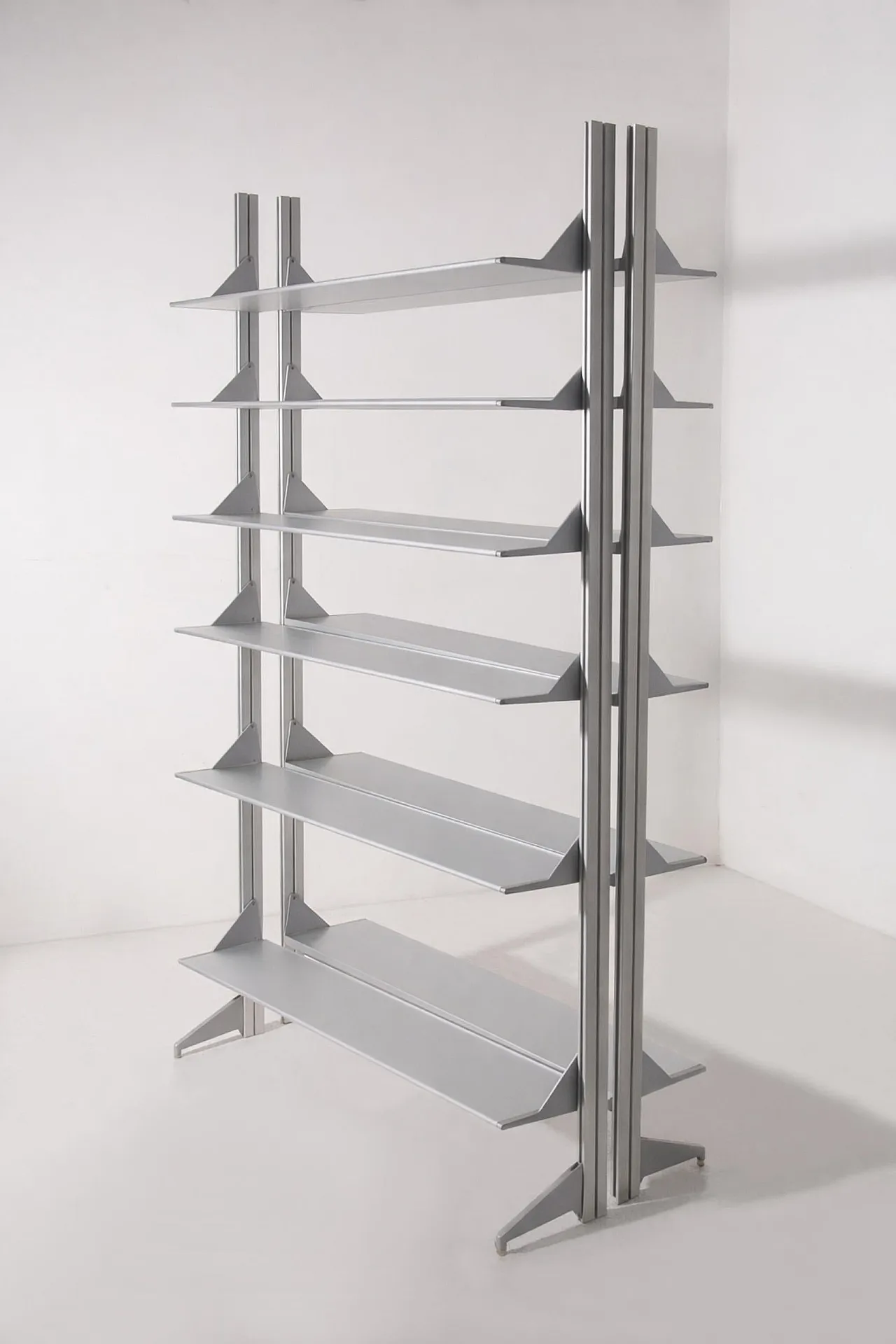 Libreria in metallo grigio postmoderna di Cappellini, '900 4