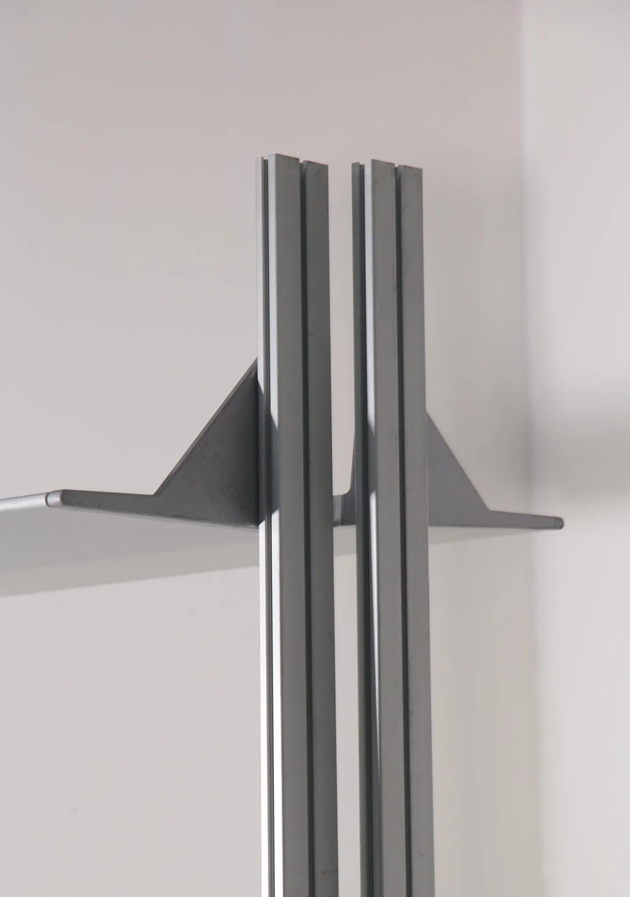 Libreria in metallo grigio postmoderna di Cappellini, '900 13