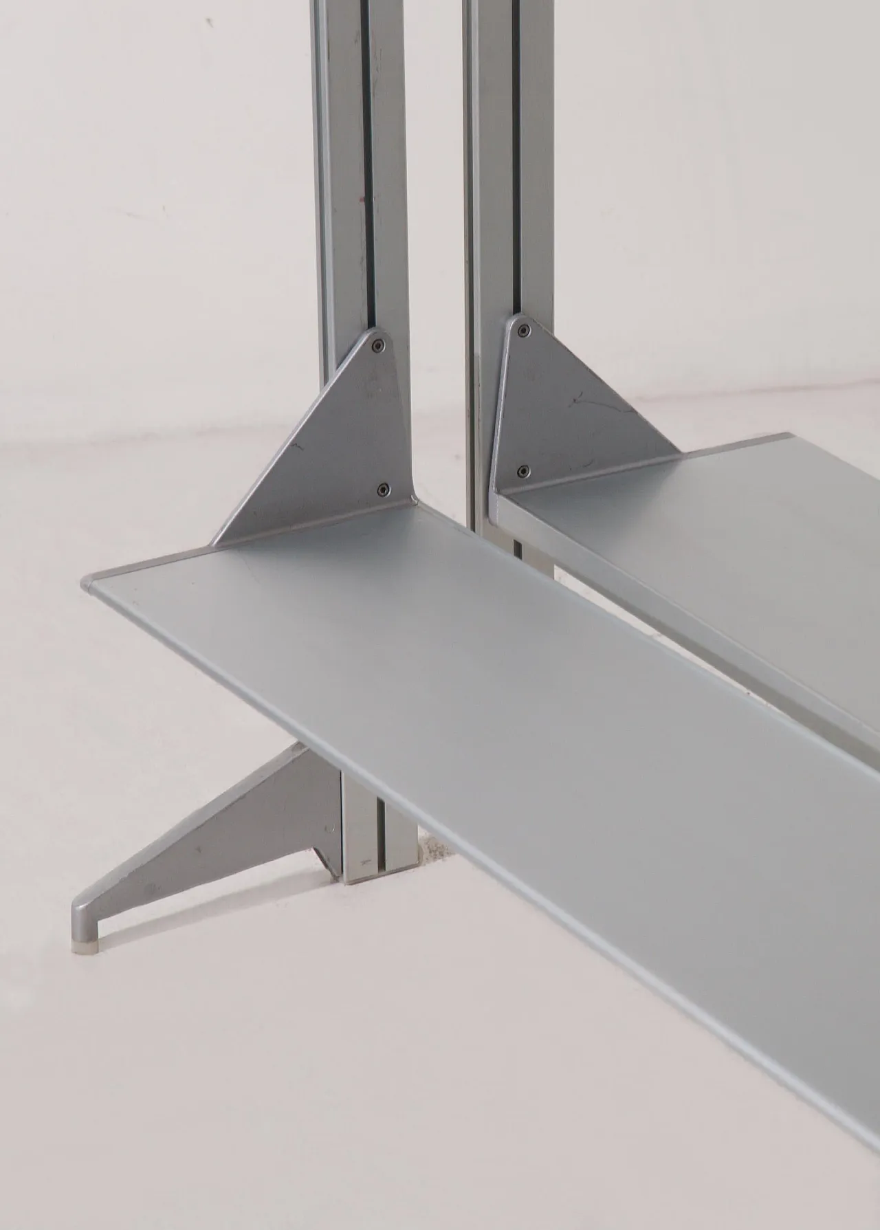 Libreria in metallo grigio postmoderna di Cappellini, '900 15