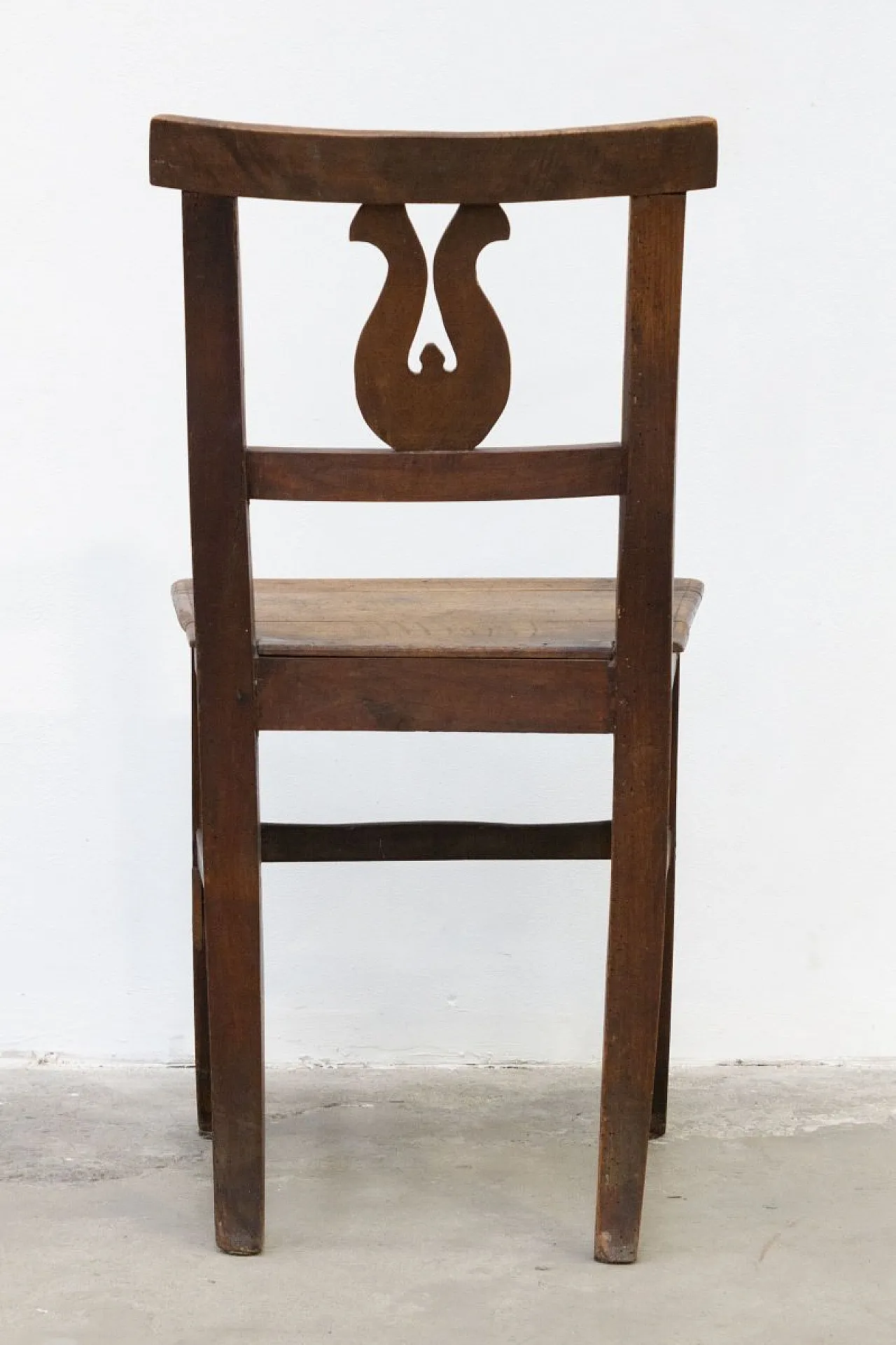 4 Rustic Lira chairs in walnut, mid-19th century 5