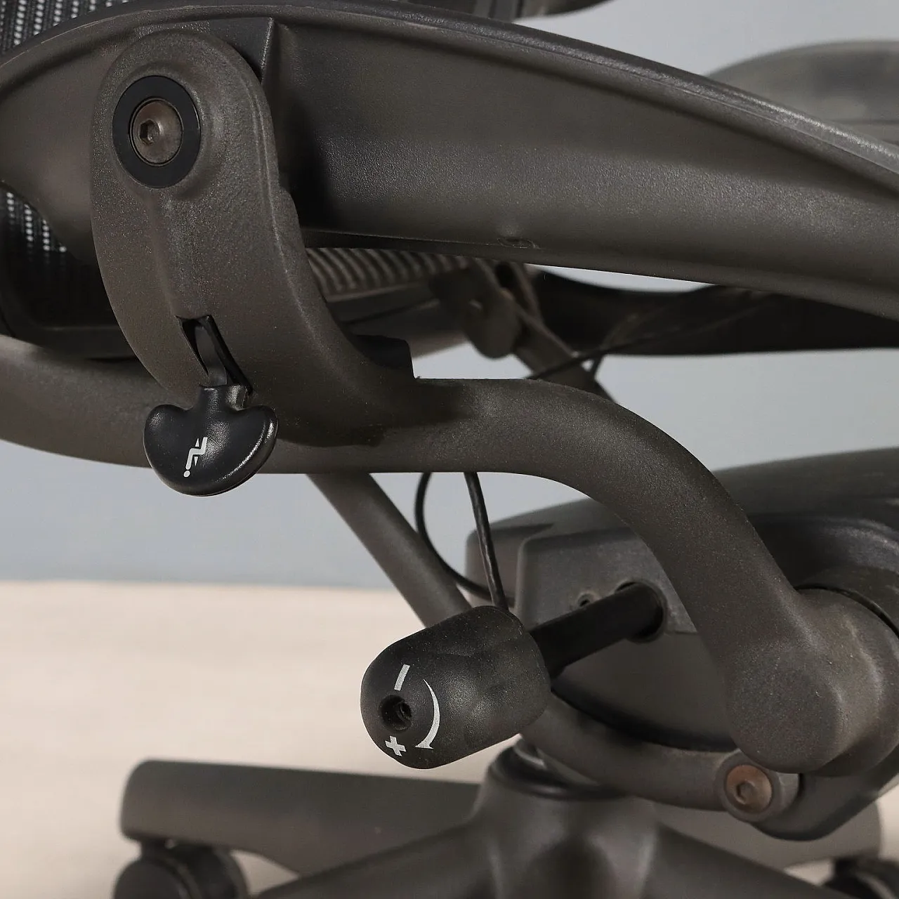 Sedia da ufficio in materiale plastico con finitura nera, '900 8