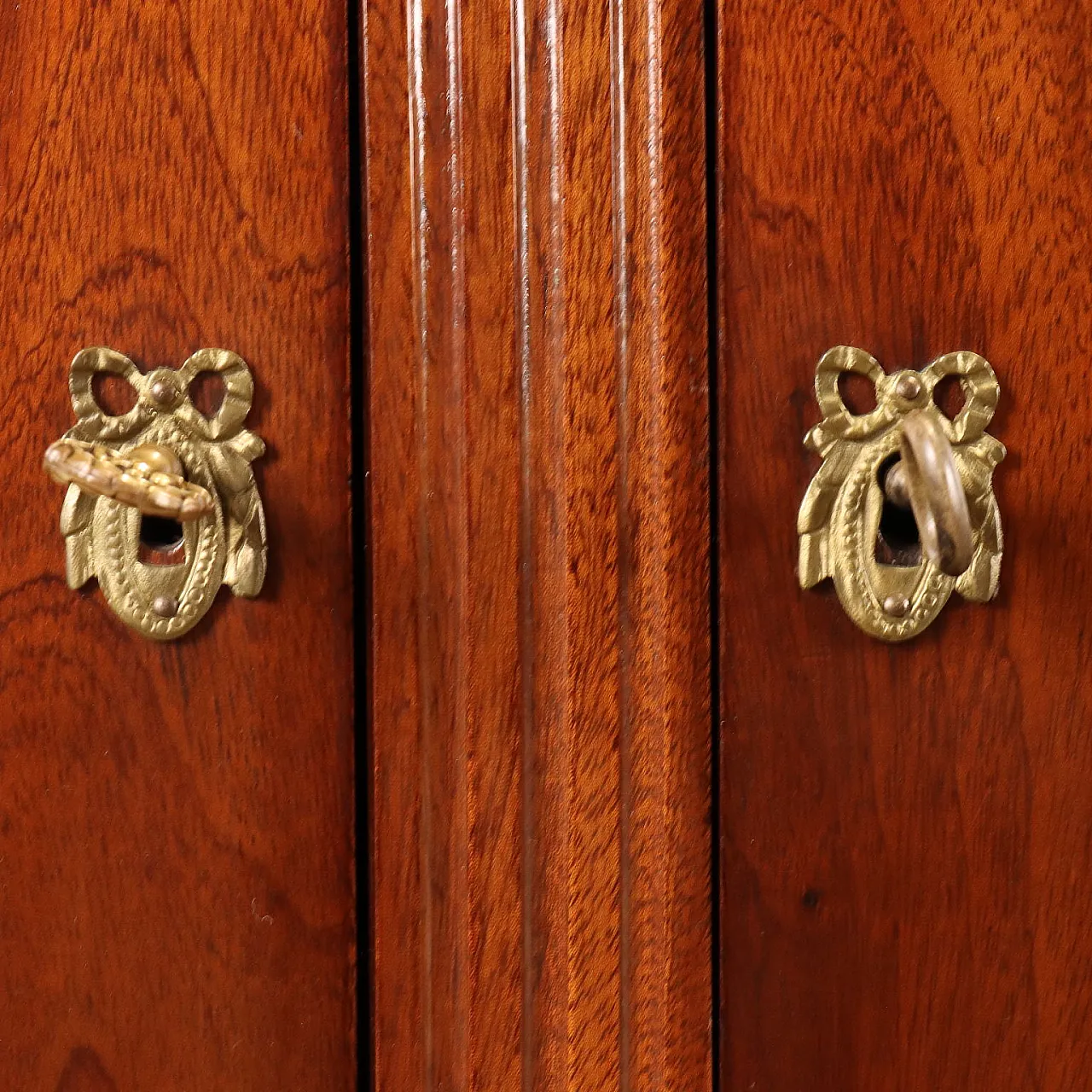 Neoclassical style wood sideboard with brass details 7