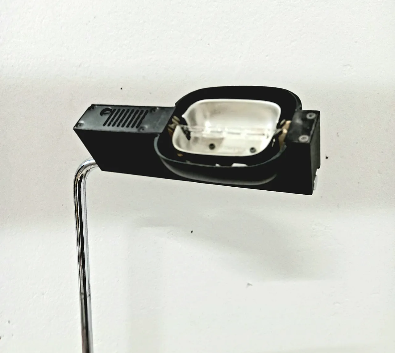 Camera floor lamp by Artemide, 70s 4