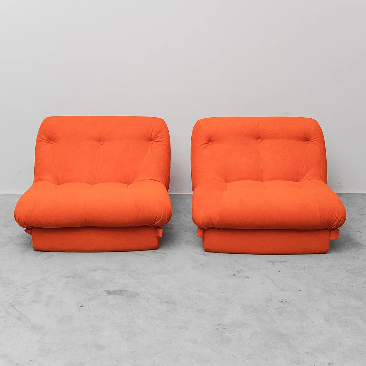 Pair of orange fabric armchairs, 1970s 6