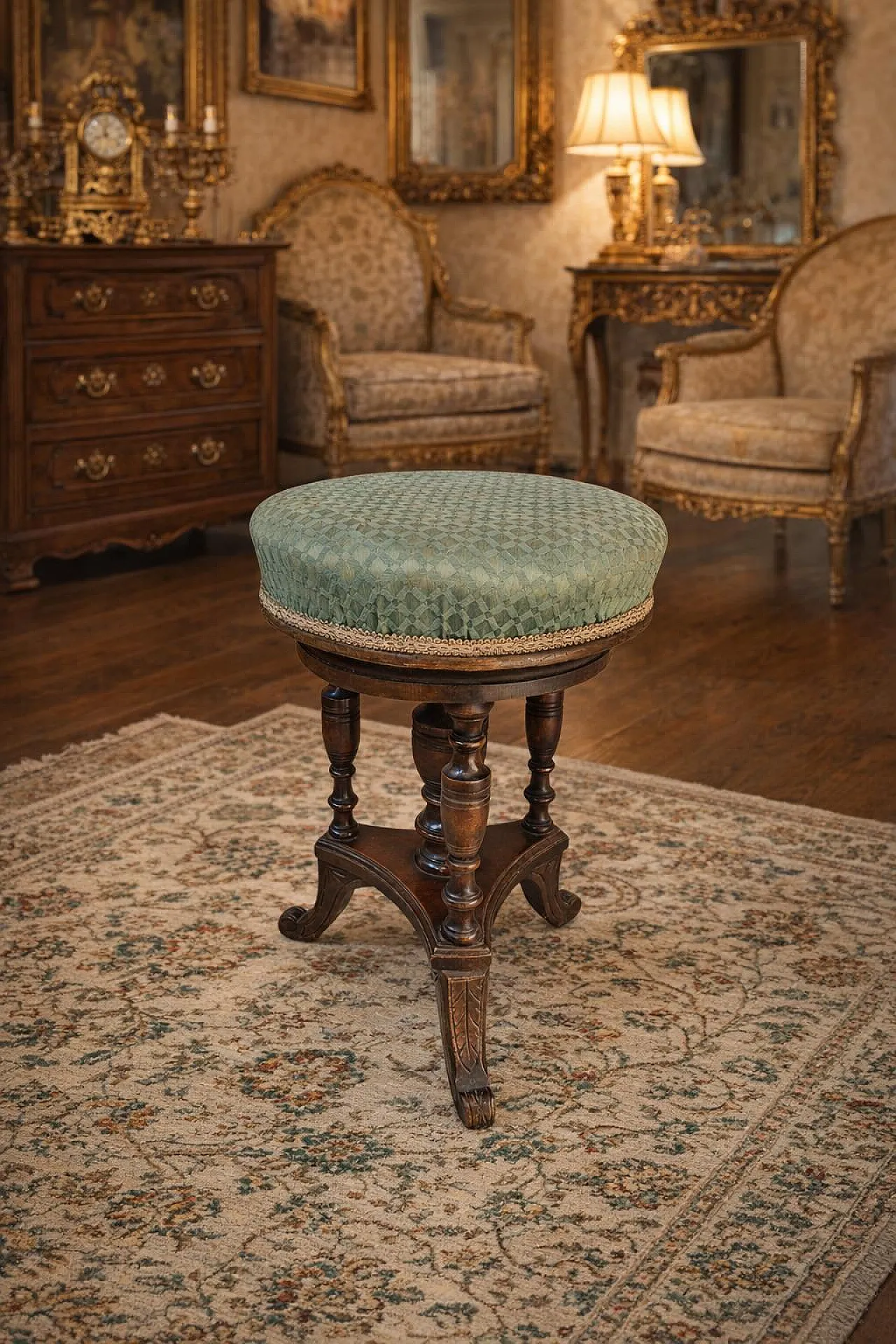 Walnut piano screw stool, early 20th century 2