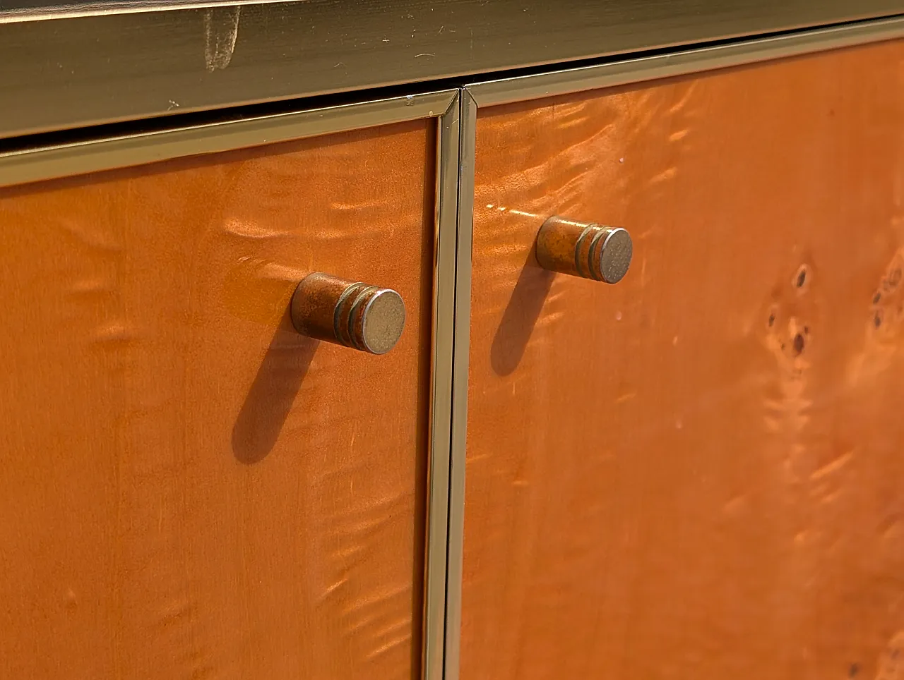 Counter cabinet with briar wood display case, 1980s 10