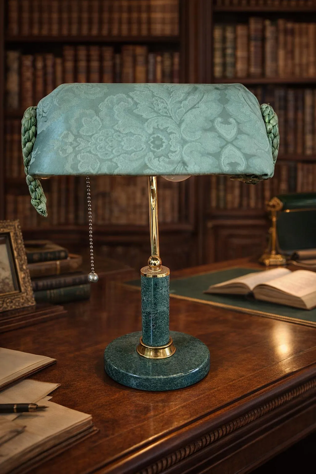 Desk lamp in marble and brass, 1980s 2