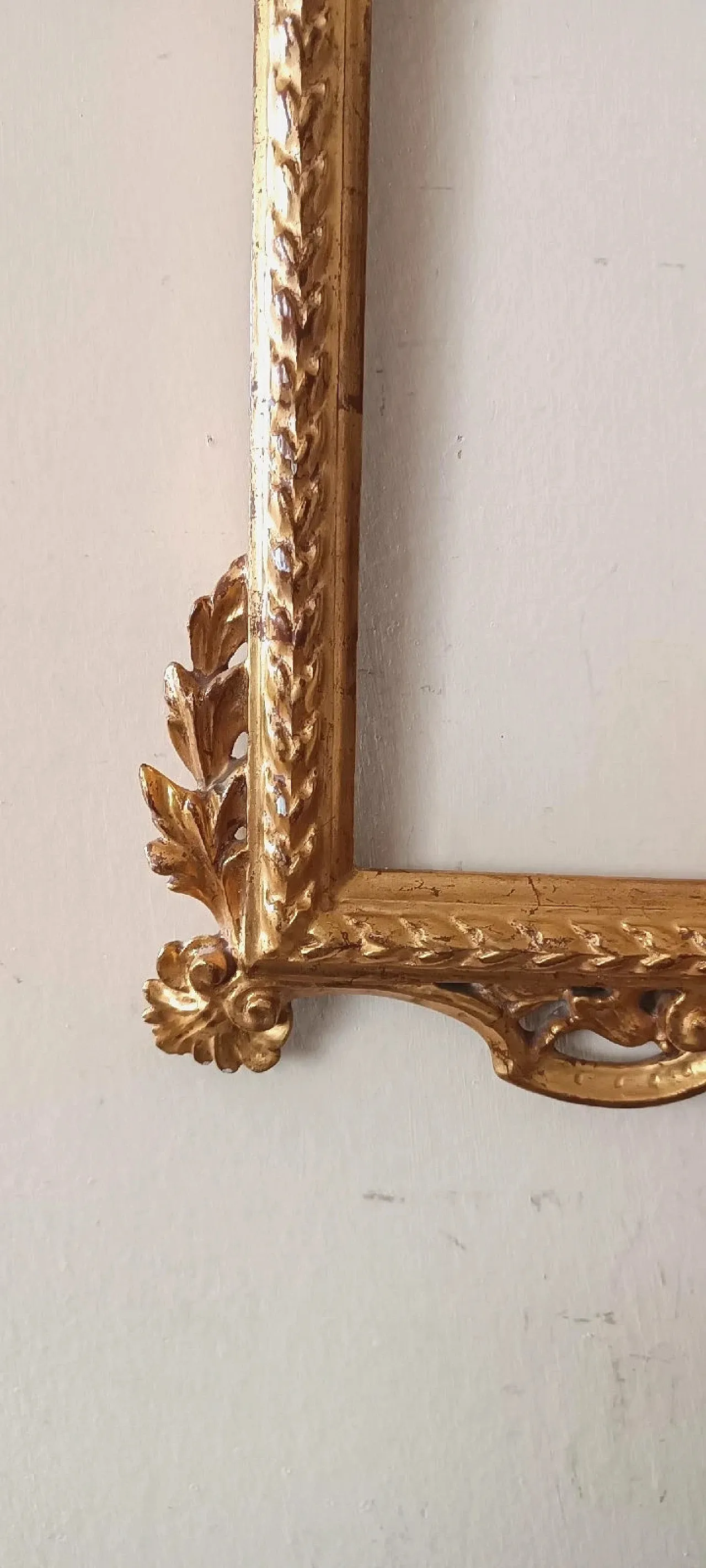 Carved wooden frame in pure gold, 1970s 2