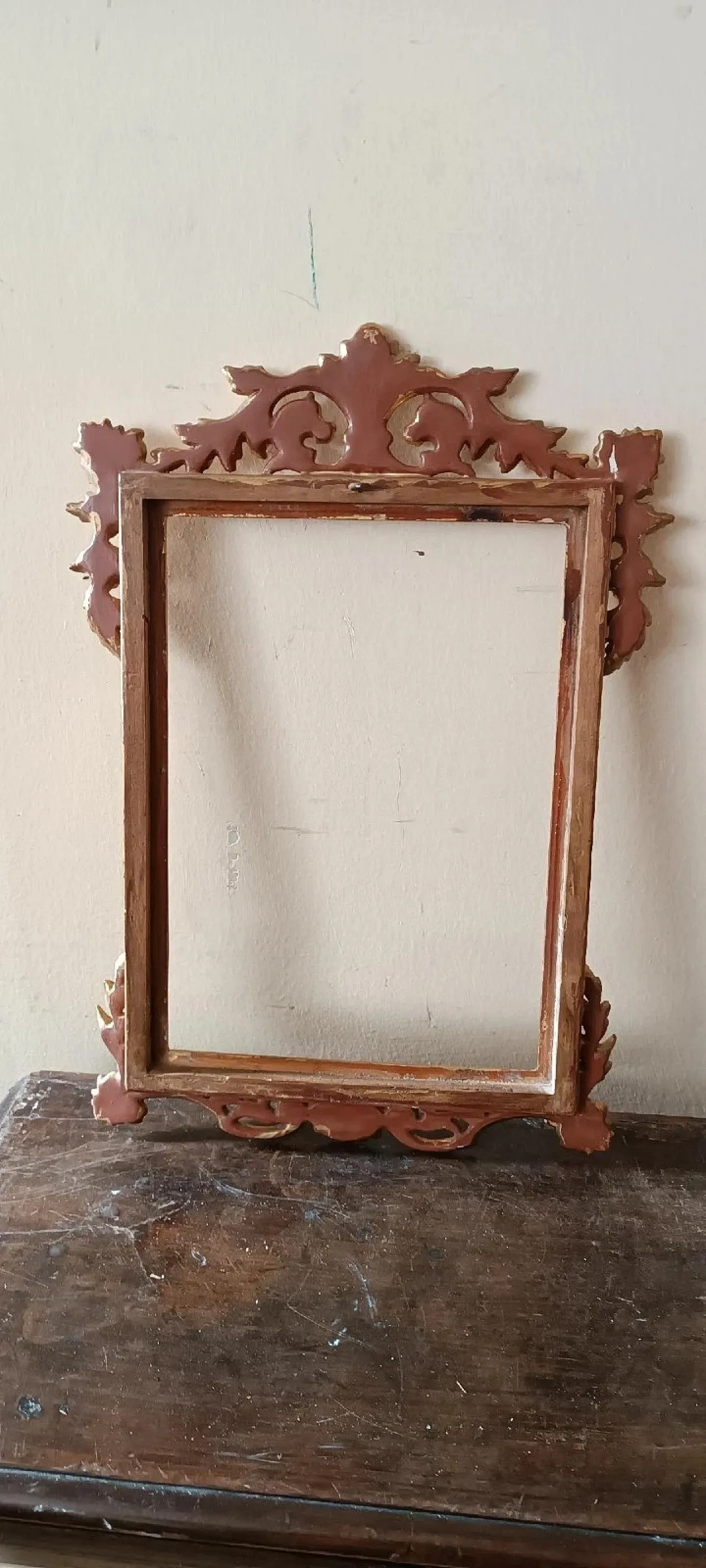 Carved wooden frame in pure gold, 1970s 7