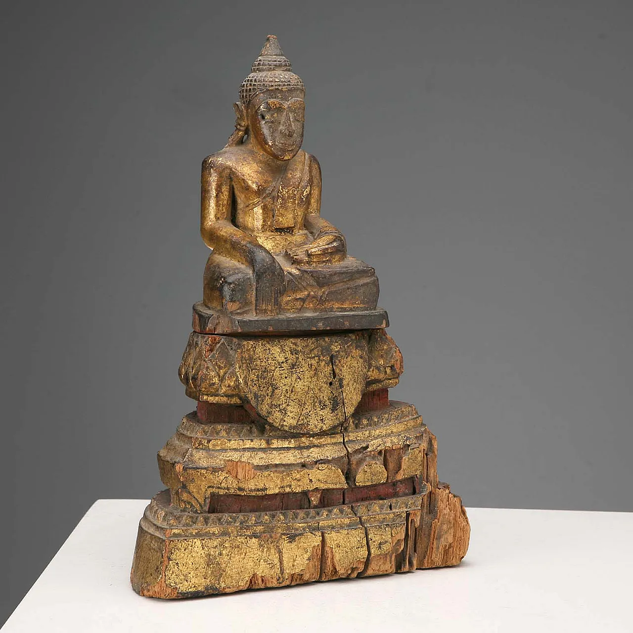 Carved wooden Buddha figure, 19th century 1