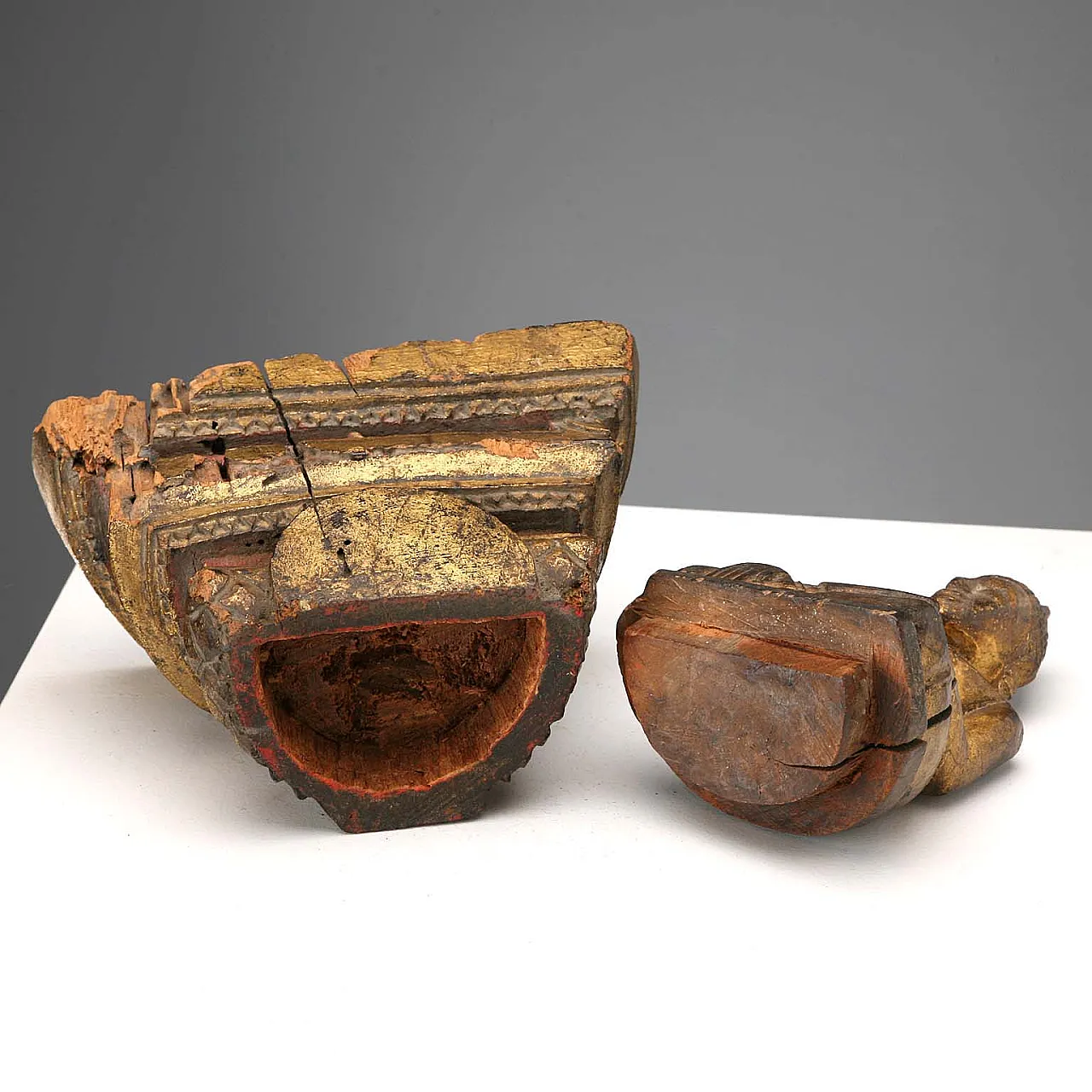 Carved wooden Buddha figure, 19th century 8