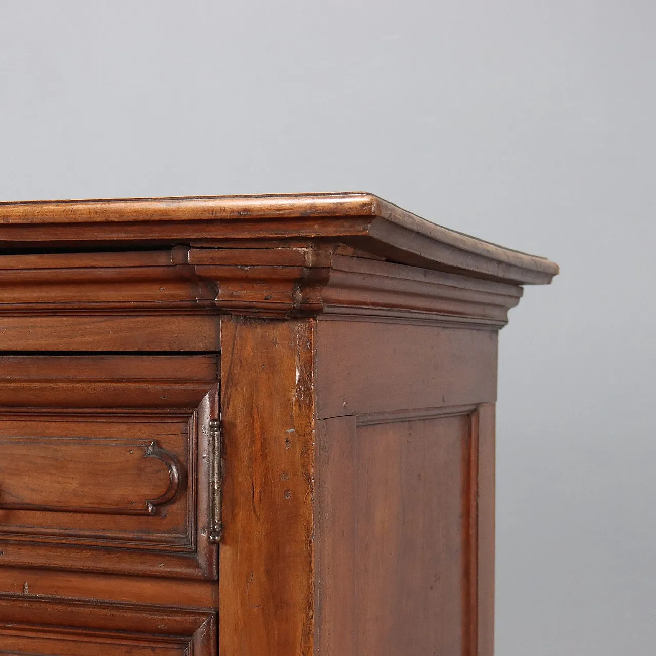 Walnut sideboard, 19th century 7