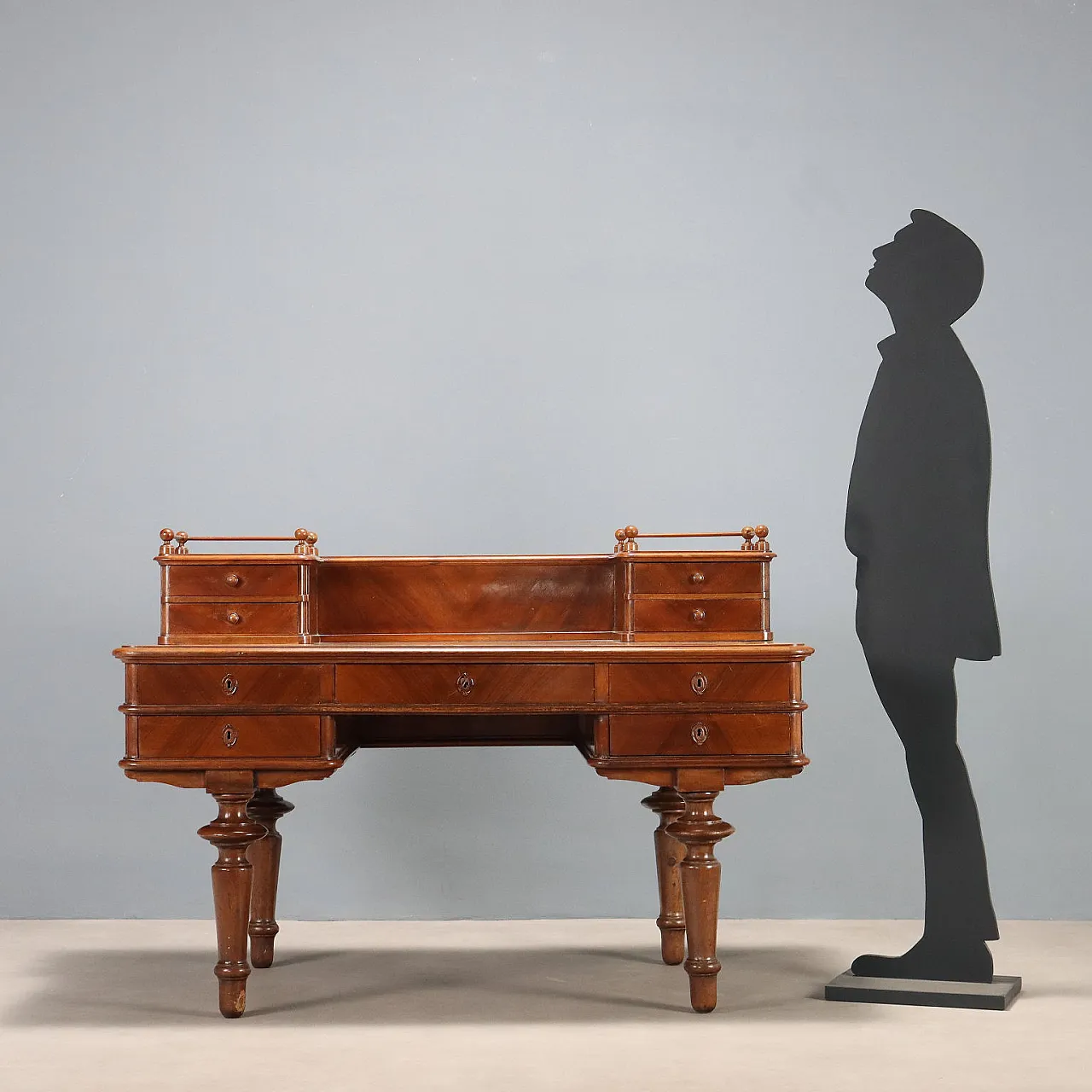 Desk in walnut, late 19th century 2