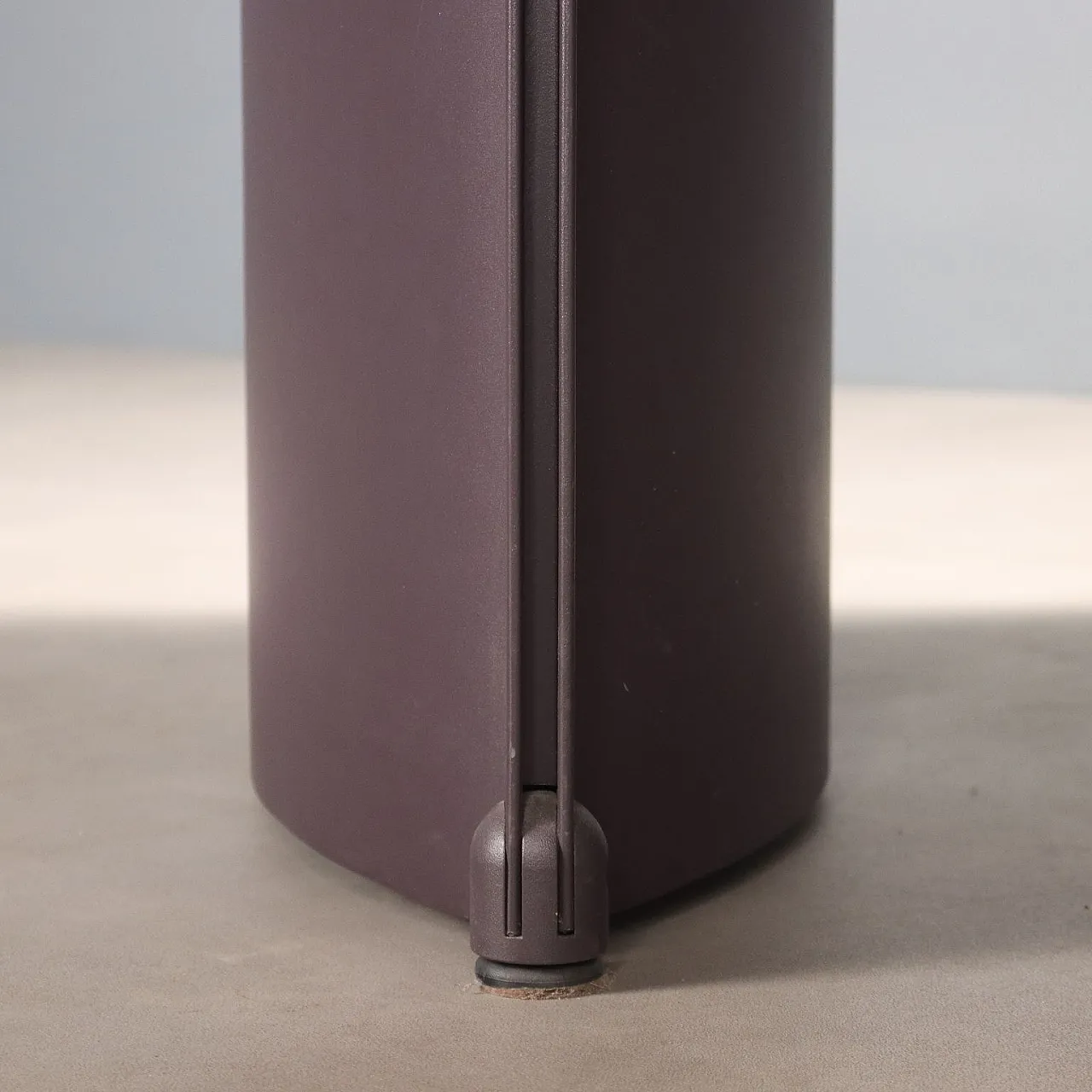 Tavolo da ufficio in legno con gambe in metallo, anni '80 7