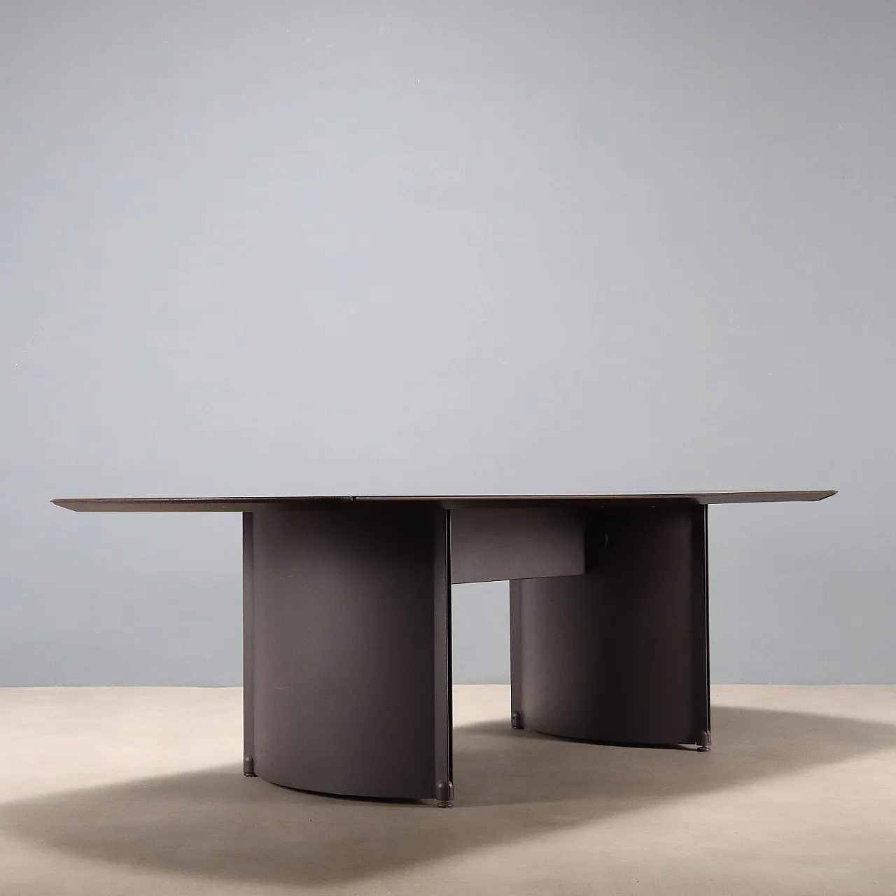 Tavolo da ufficio in legno con gambe in metallo, anni '80 9