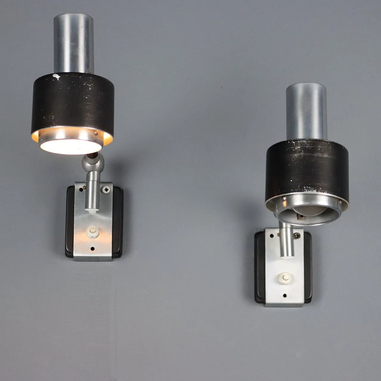 Coppia di lampade da parete, anni '60 1