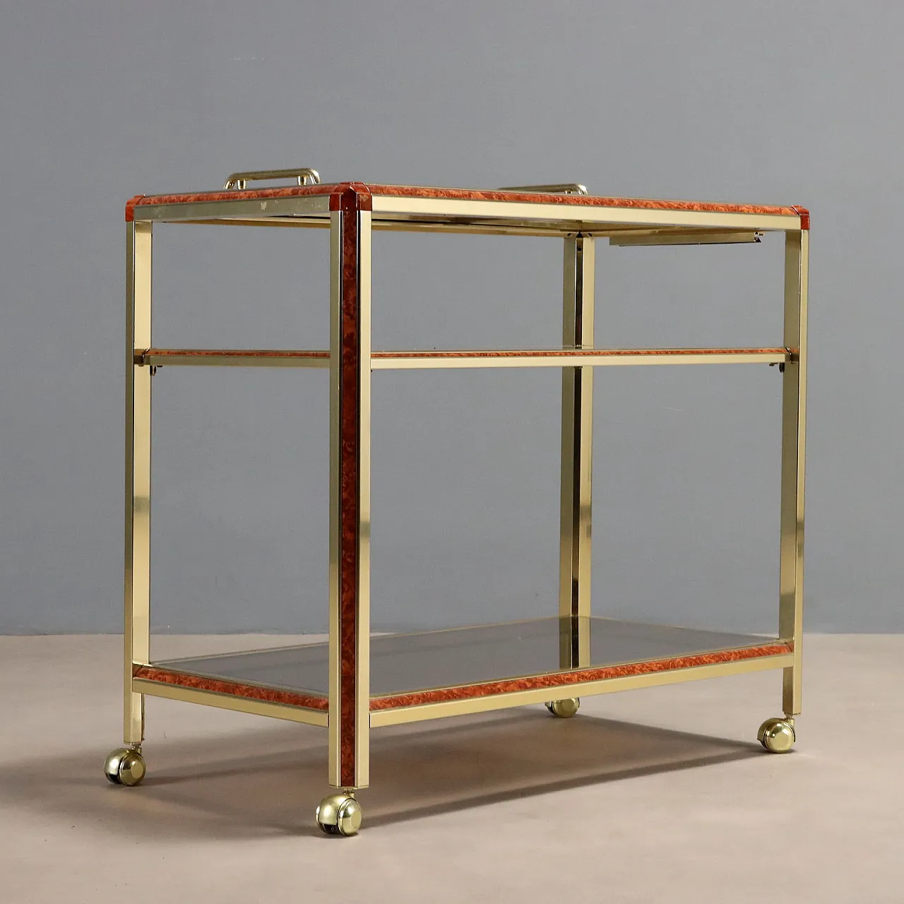 Carrello di servizio in ottone e vetro fumé, anni '80 8