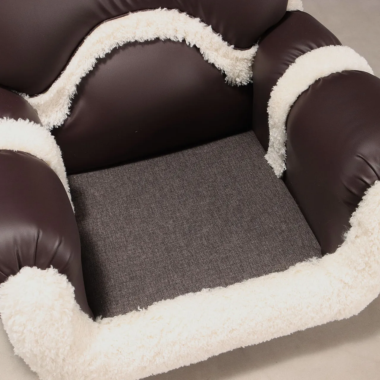 Pair of armchairs, 1970s 8